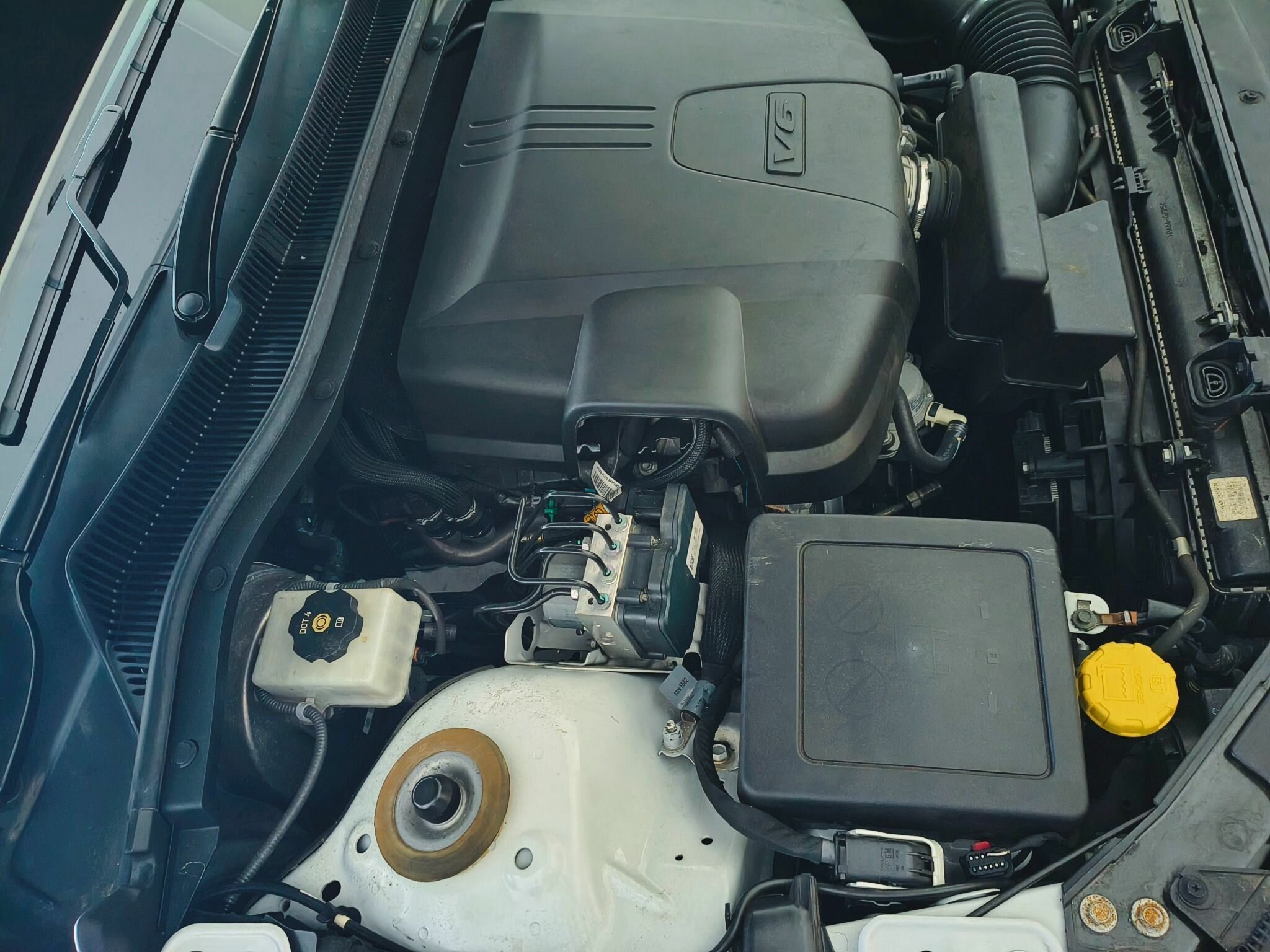 2016 HOLDEN CALAIS VF II 6 SP AUTOMATIC 4D SEDAN