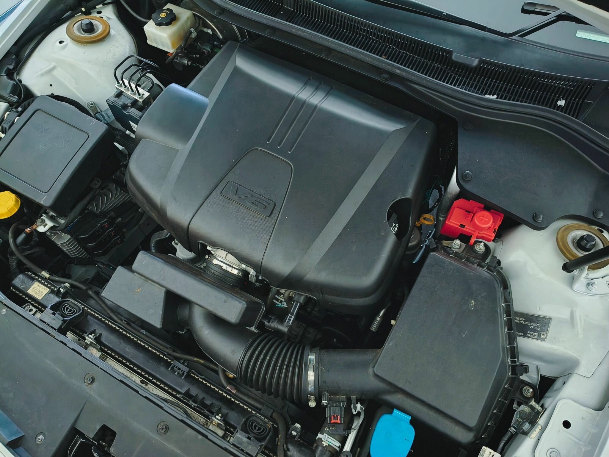 2016 HOLDEN CALAIS VF II 6 SP AUTOMATIC 4D SEDAN