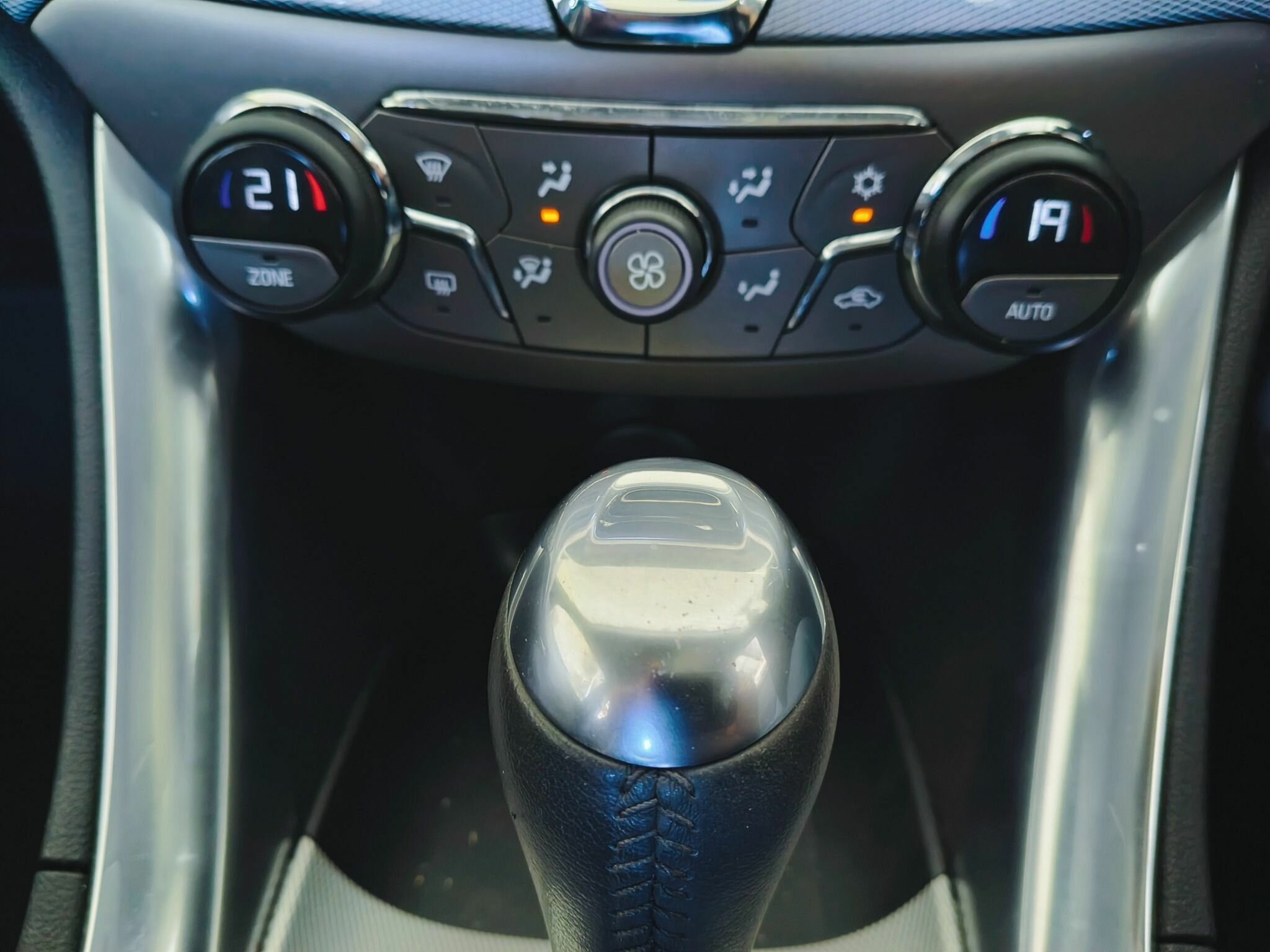 2016 HOLDEN CALAIS VF II 6 SP AUTOMATIC 4D SEDAN