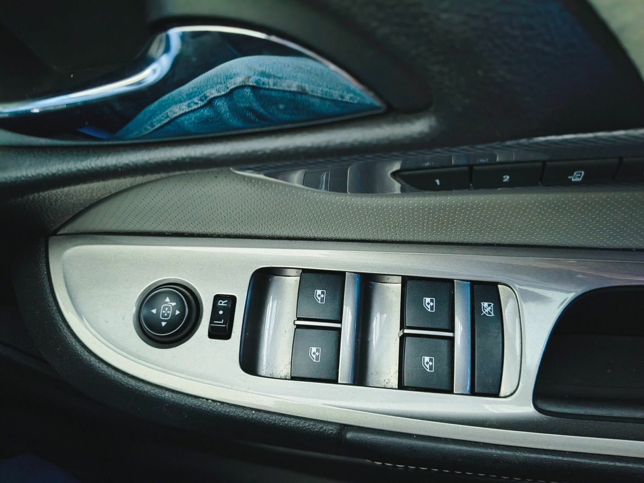 2016 HOLDEN CALAIS VF II 6 SP AUTOMATIC 4D SEDAN