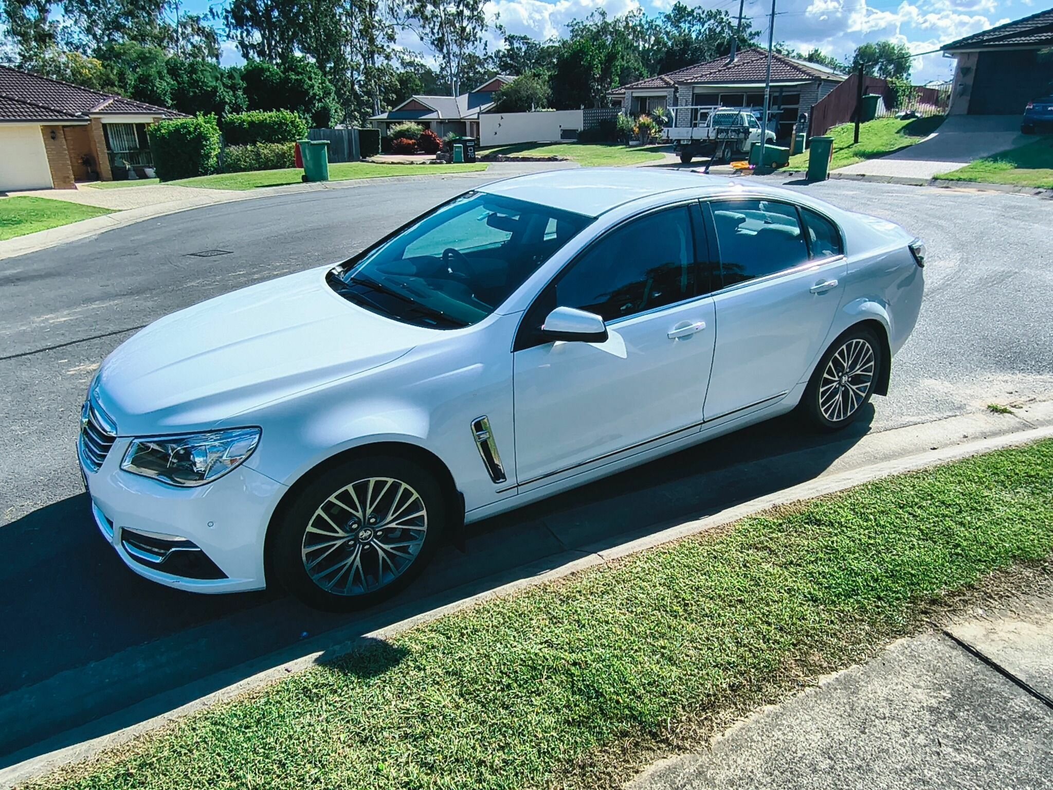 2016 HOLDEN CALAIS VF II 6 SP AUTOMATIC 4D SEDAN