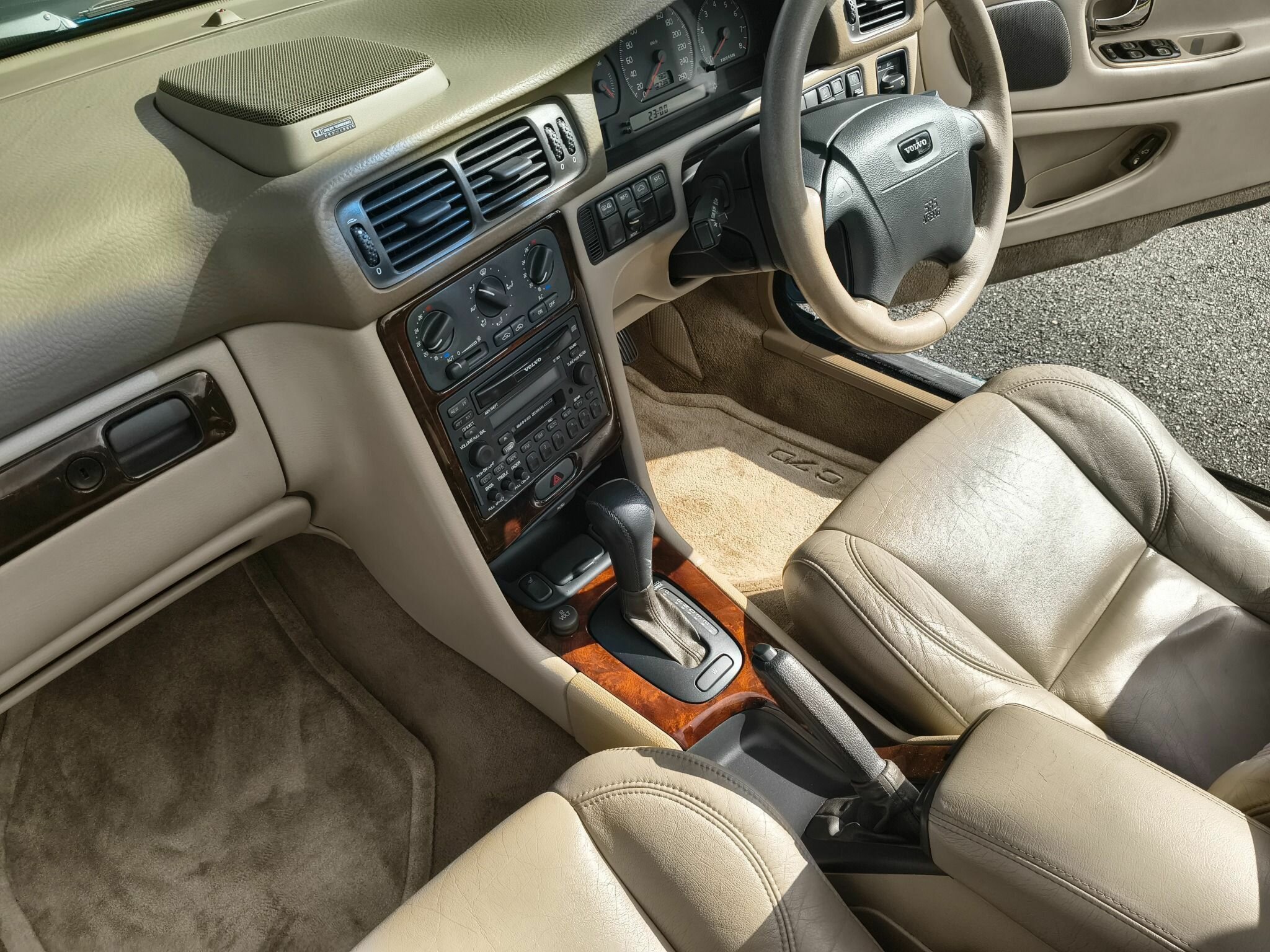 2000 VOLVO C70 2.4T 4 SP AUTOMATIC 2D CONVERTIBLE