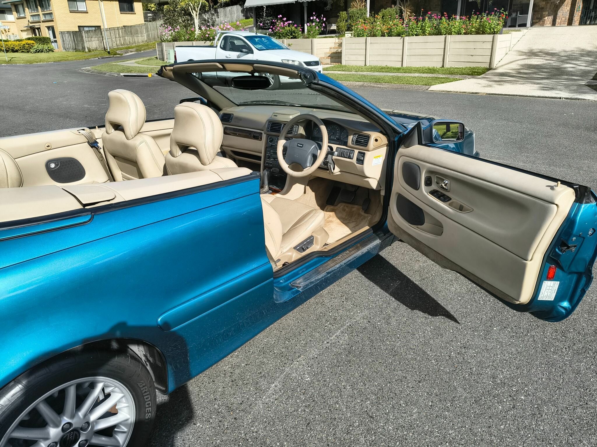 2000 VOLVO C70 2.4T 4 SP AUTOMATIC 2D CONVERTIBLE