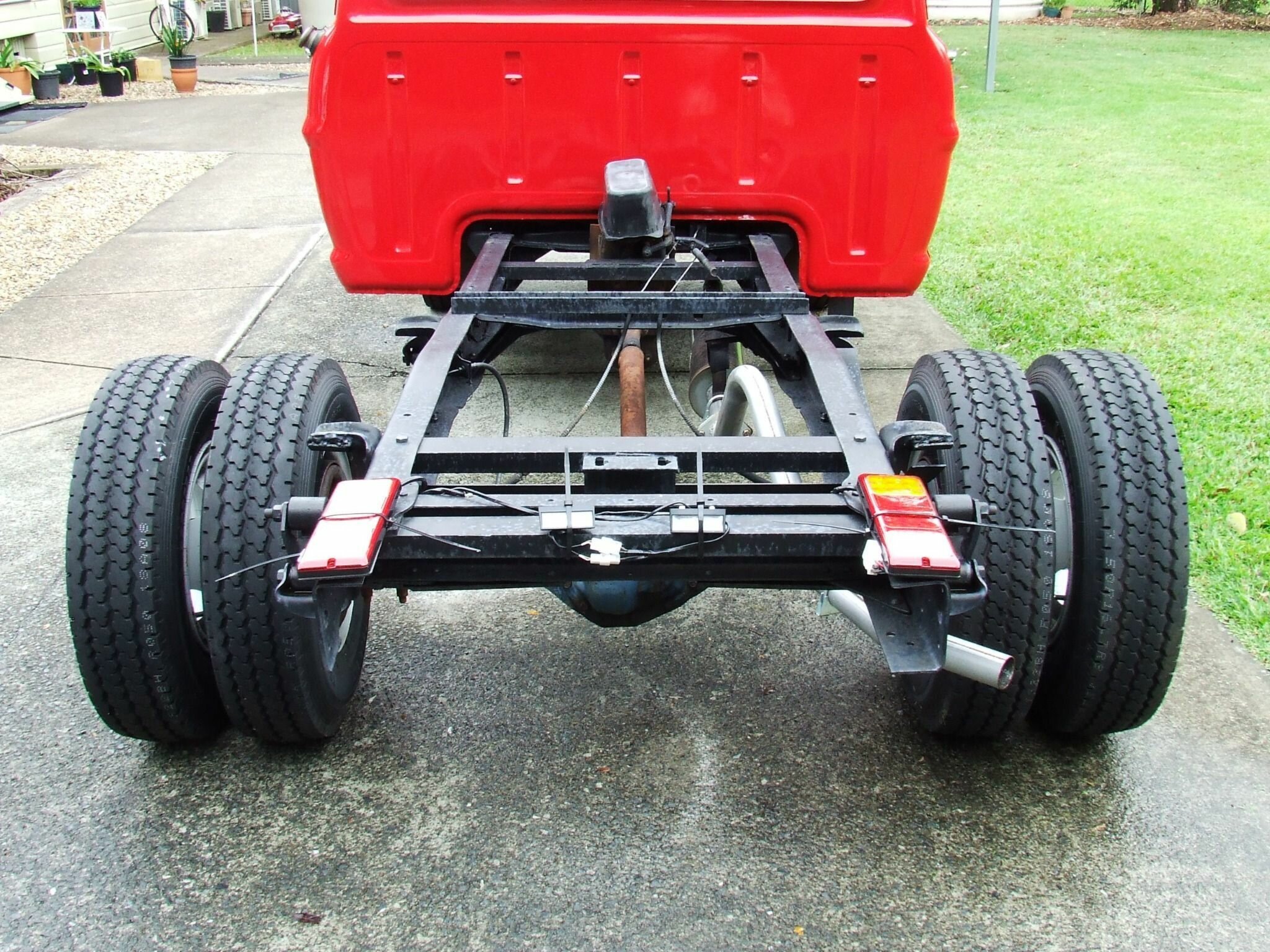 1972 FORD F250 4 SP MANUAL C/CHAS TRAY