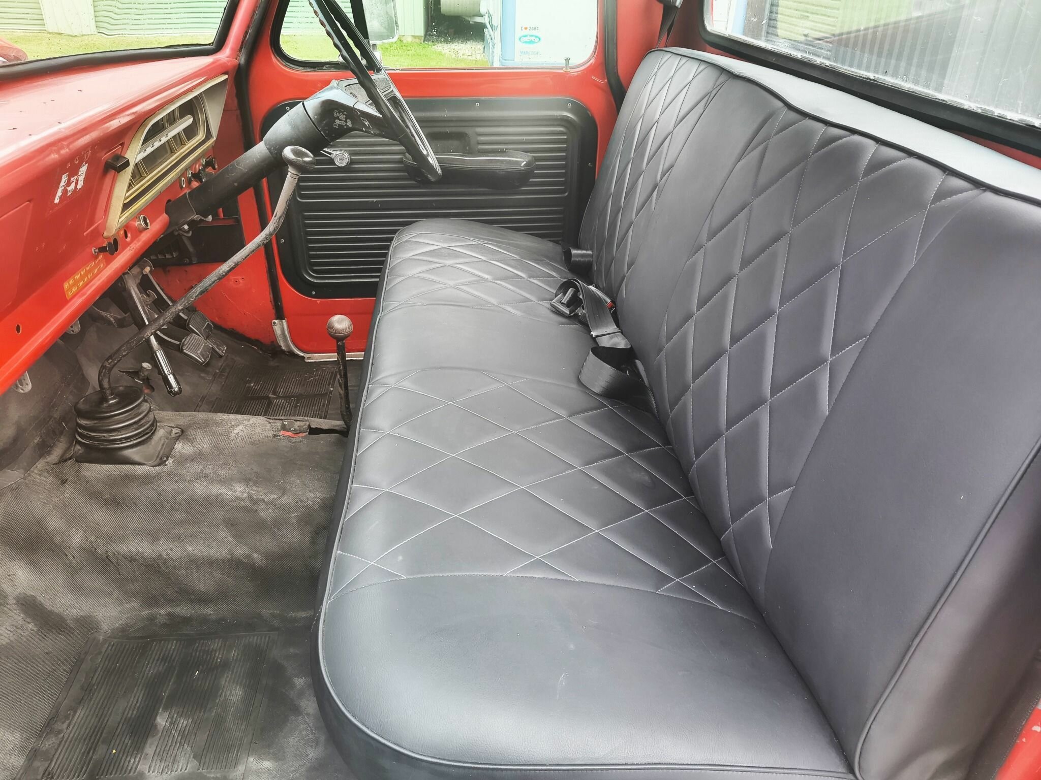 1972 FORD F250 4 SP MANUAL C/CHAS TRAY