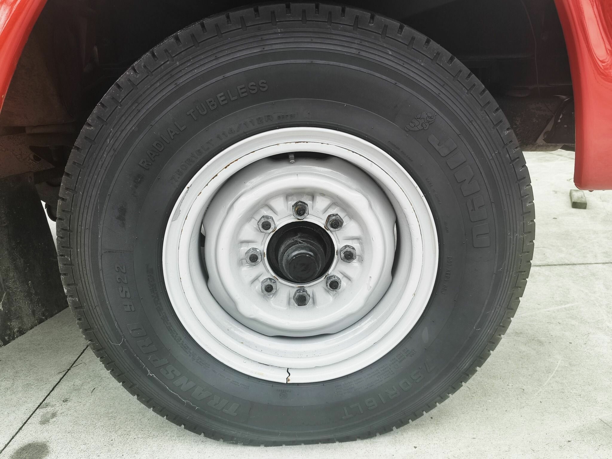 1972 FORD F250 4 SP MANUAL C/CHAS TRAY