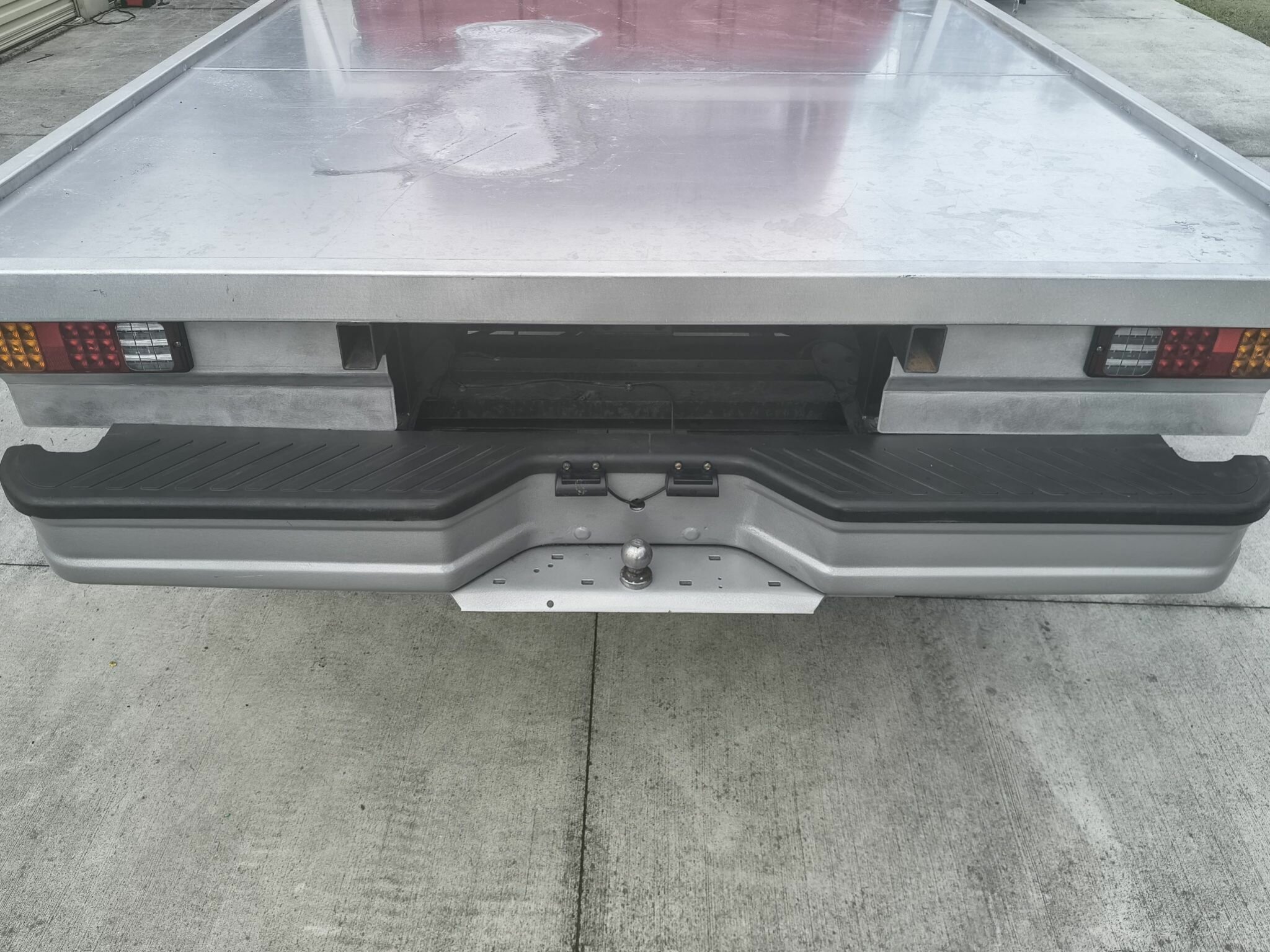 1972 FORD F250 4 SP MANUAL C/CHAS TRAY