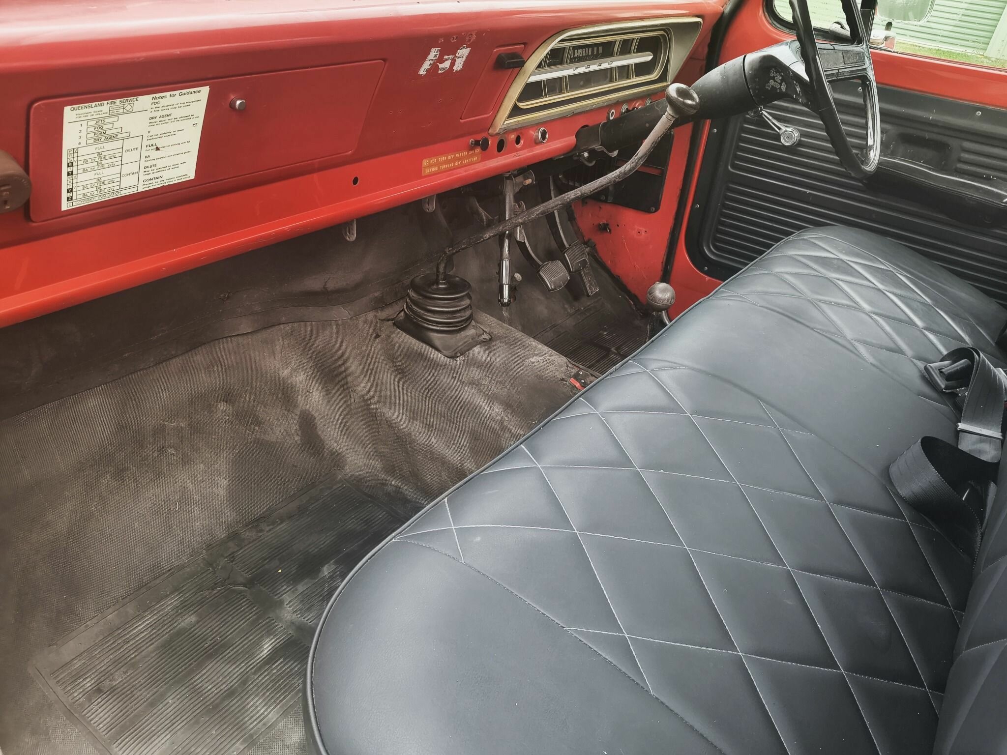 1972 FORD F250 4 SP MANUAL C/CHAS TRAY