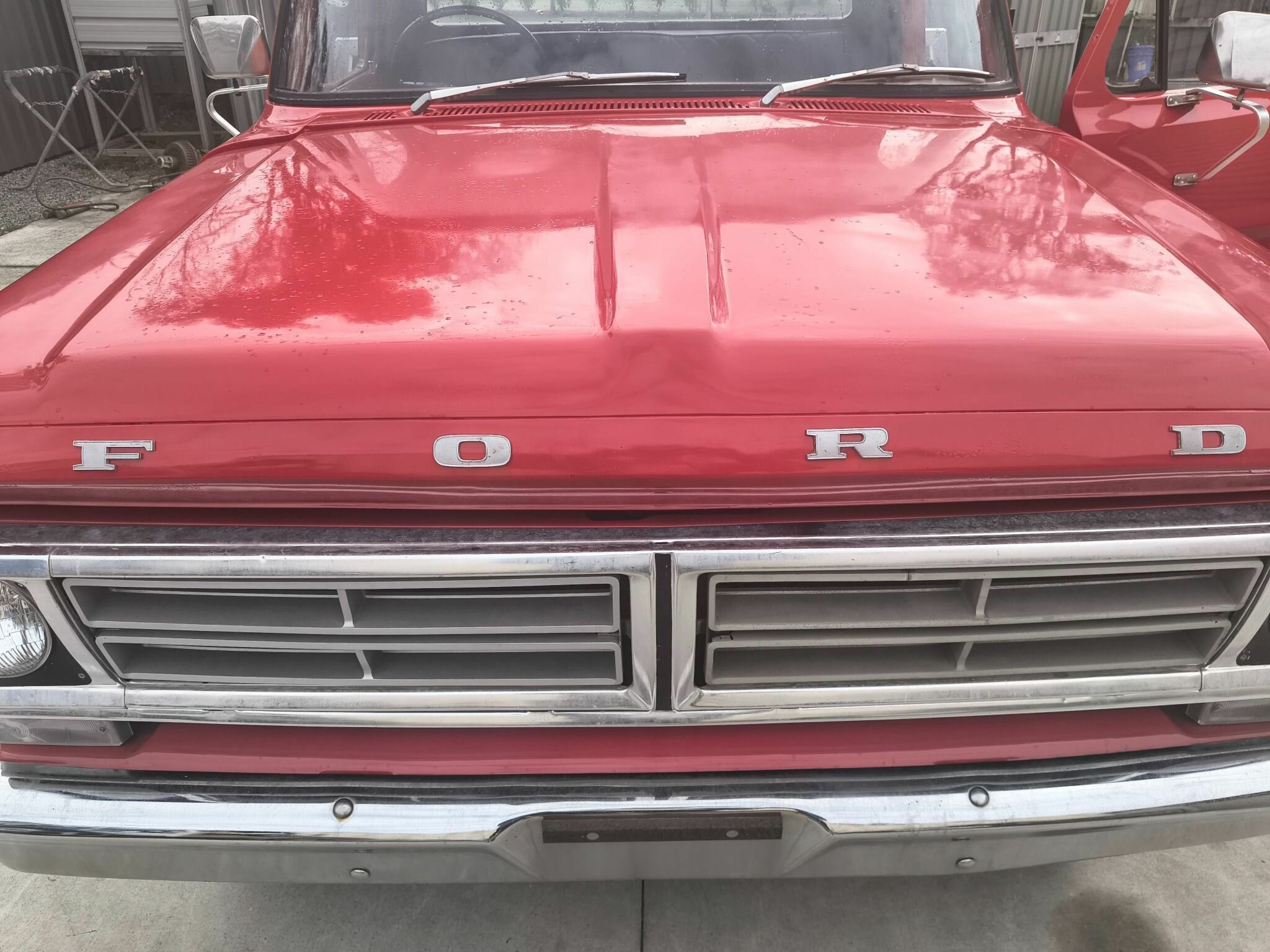 1972 FORD F250 4 SP MANUAL C/CHAS TRAY