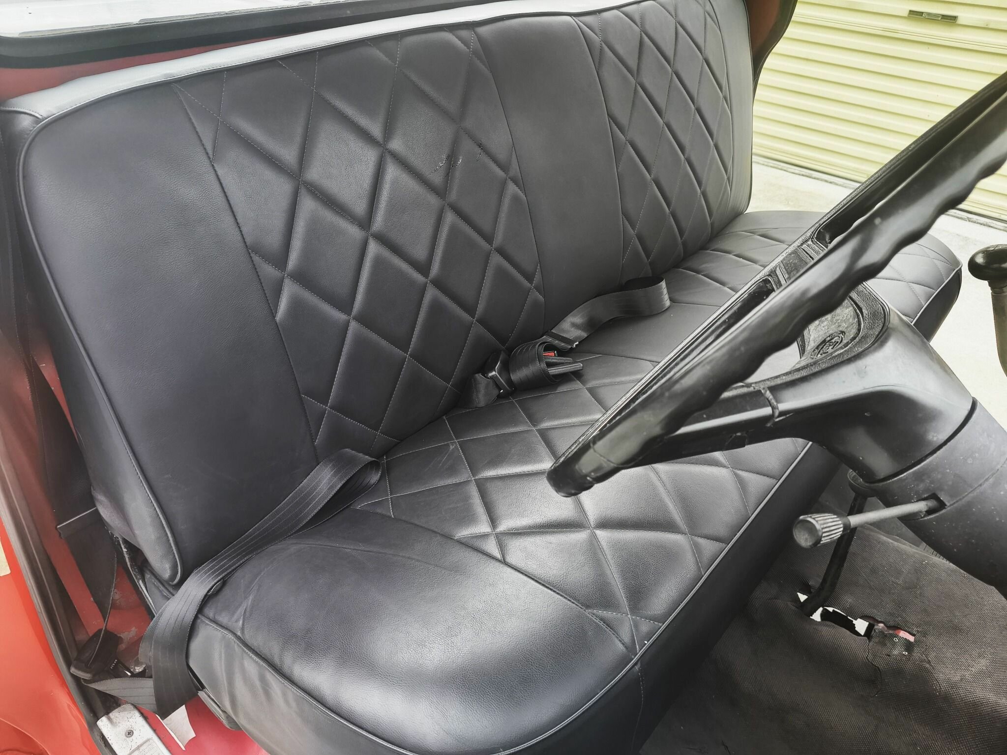 1972 FORD F250 4 SP MANUAL C/CHAS TRAY
