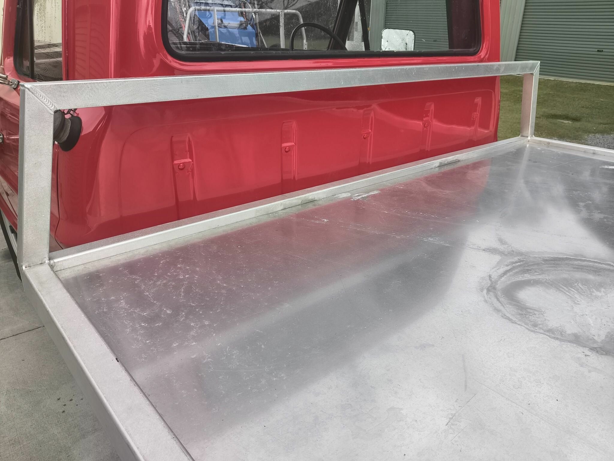 1972 FORD F250 4 SP MANUAL C/CHAS TRAY