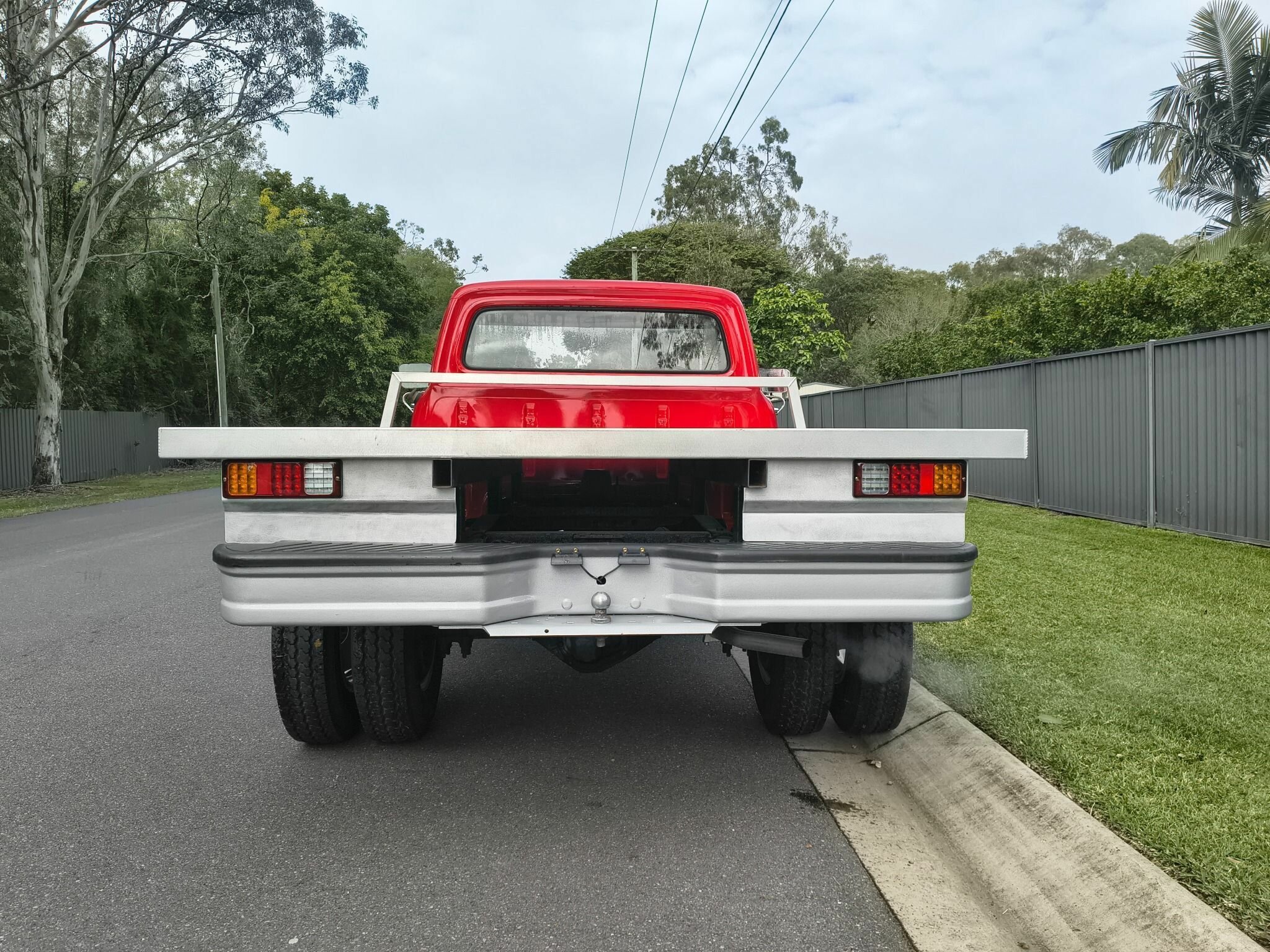 1972 FORD F250 4 SP MANUAL C/CHAS TRAY