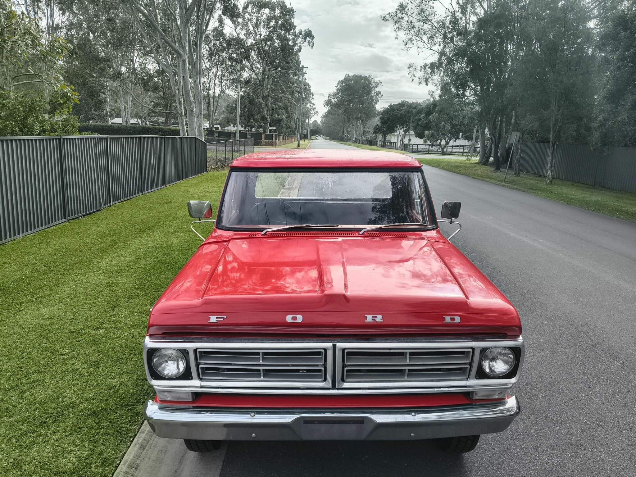 1972 FORD F250 4 SP MANUAL C/CHAS TRAY