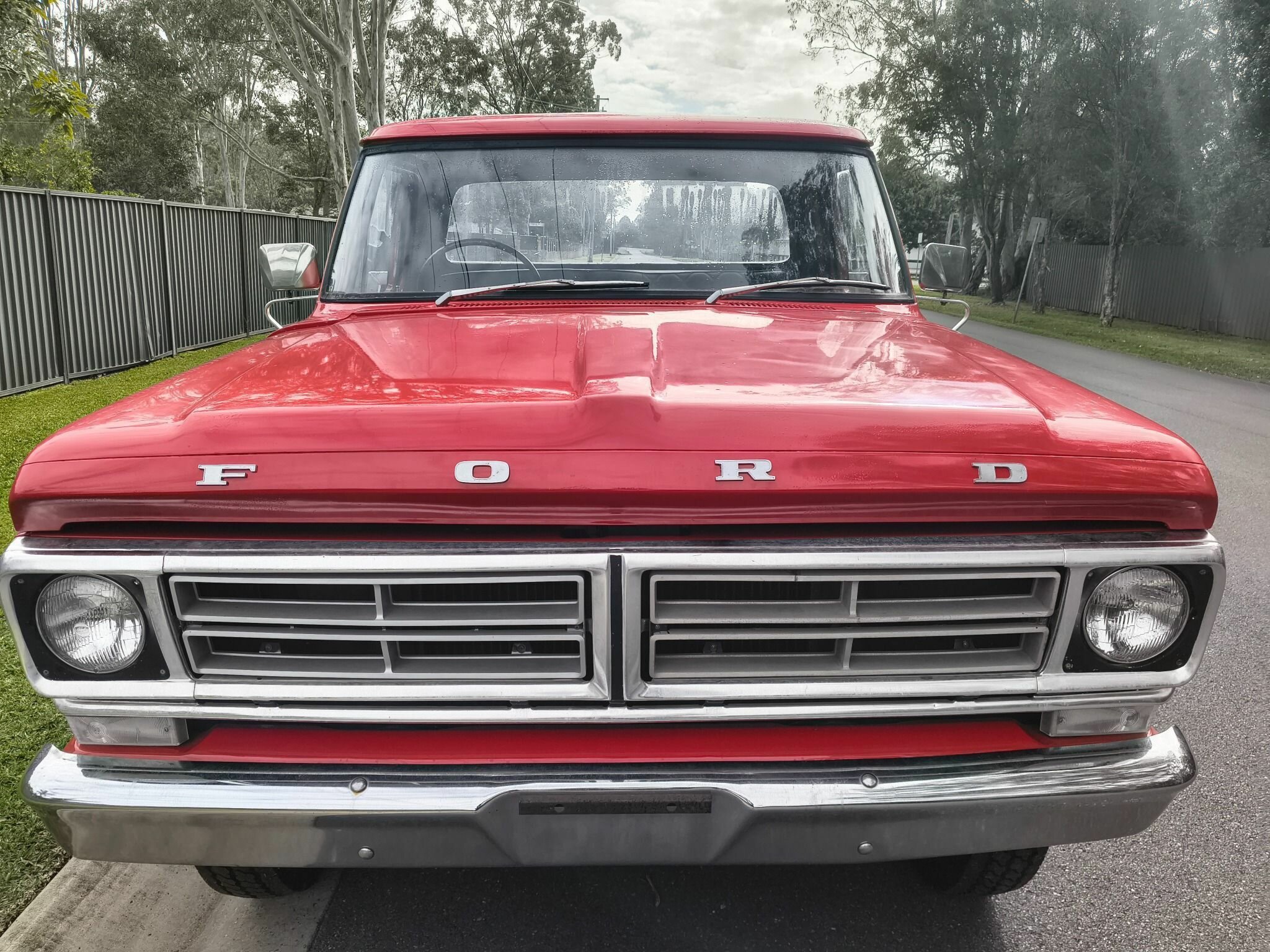 1972 FORD F250 4 SP MANUAL C/CHAS TRAY