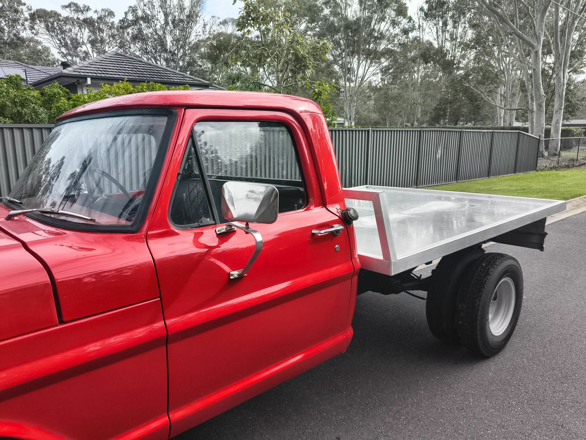 1972 FORD F250 4 SP MANUAL C/CHAS TRAY