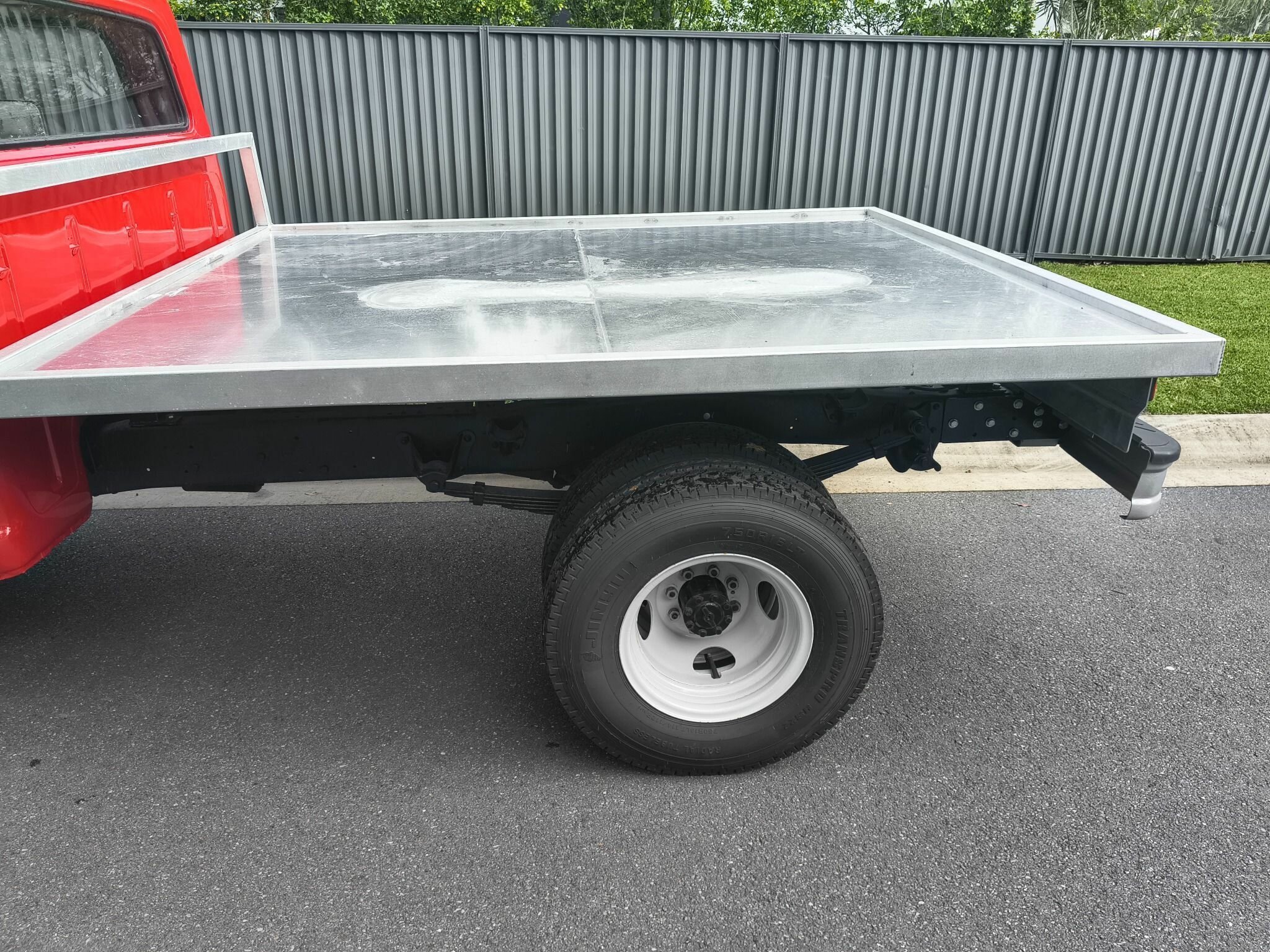 1972 FORD F250 4 SP MANUAL C/CHAS TRAY