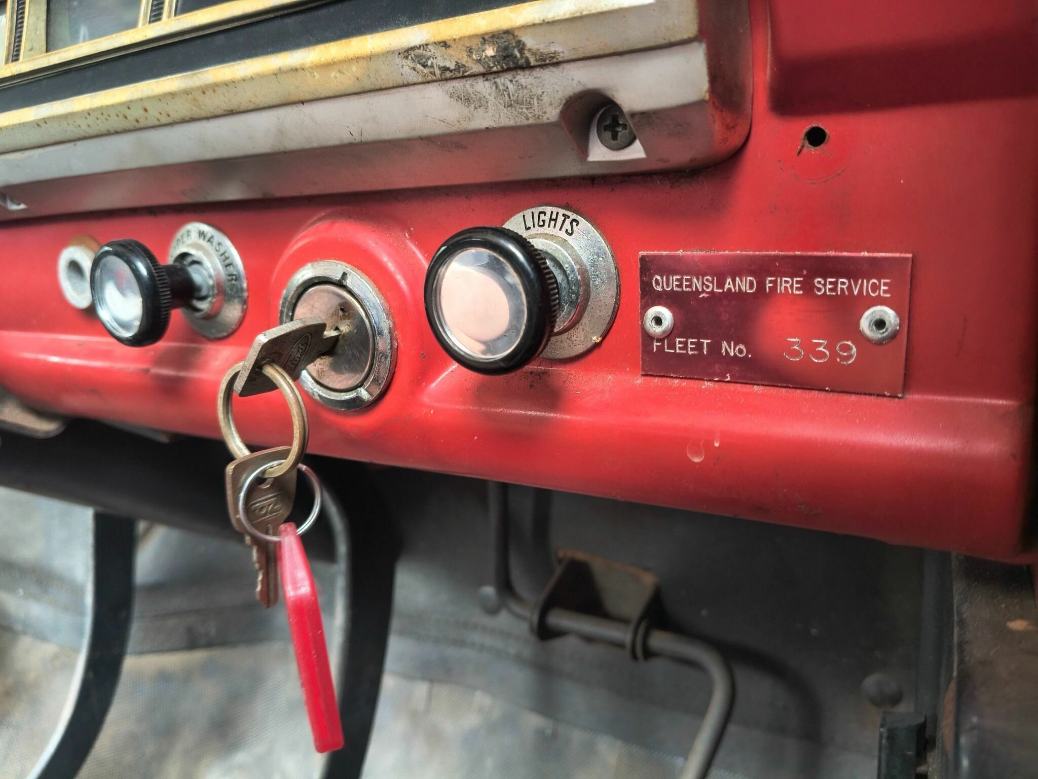 1972 FORD F250 4 SP MANUAL C/CHAS TRAY