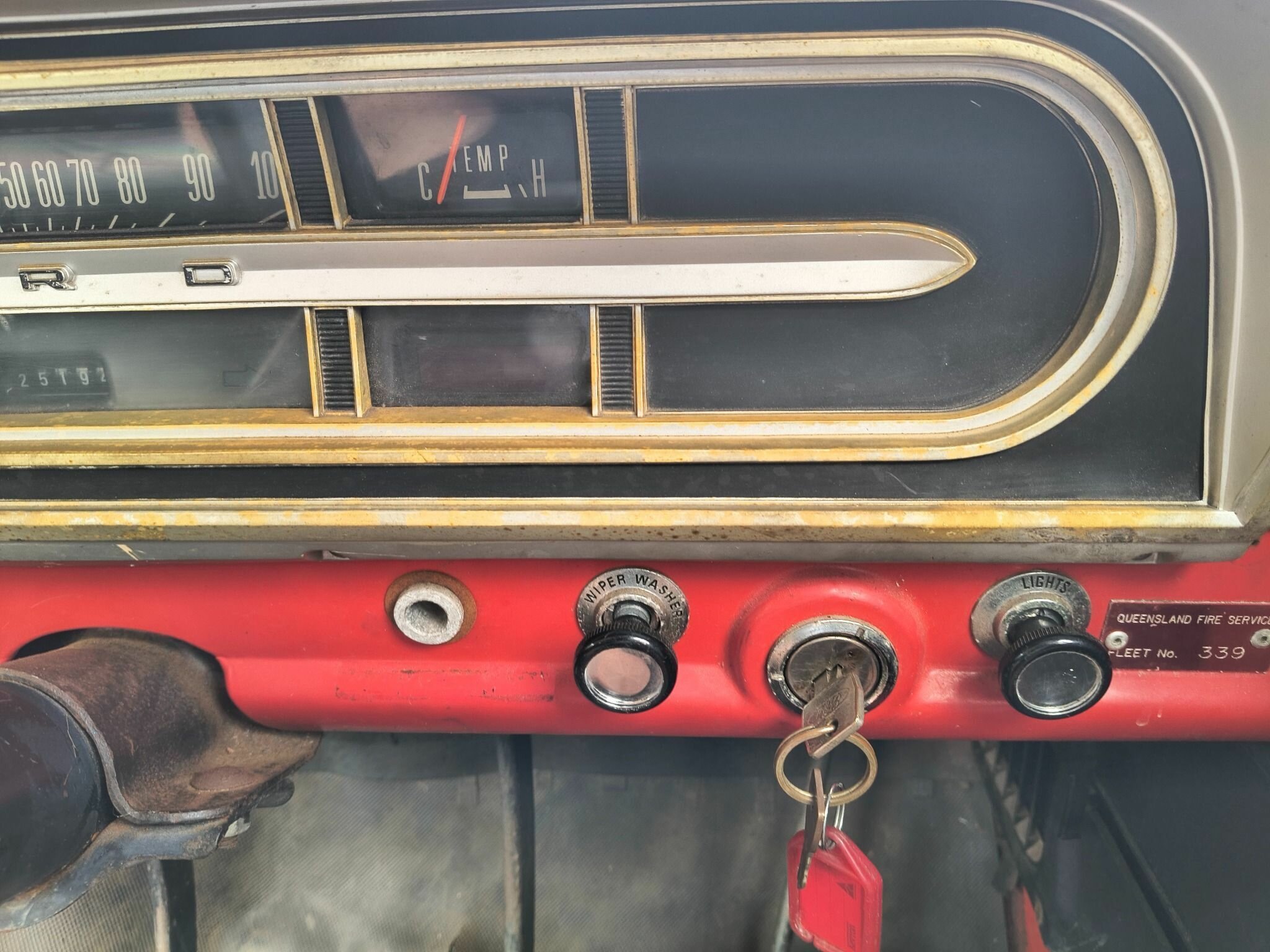 1972 FORD F250 4 SP MANUAL C/CHAS TRAY
