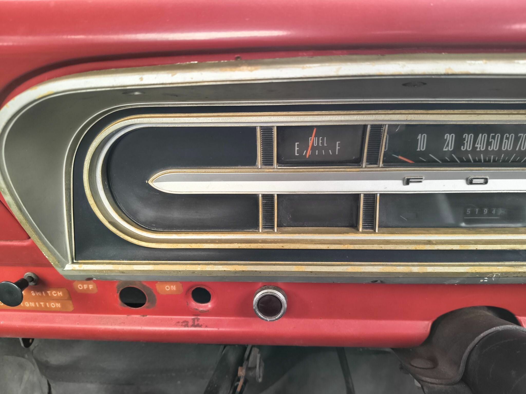 1972 FORD F250 4 SP MANUAL C/CHAS TRAY
