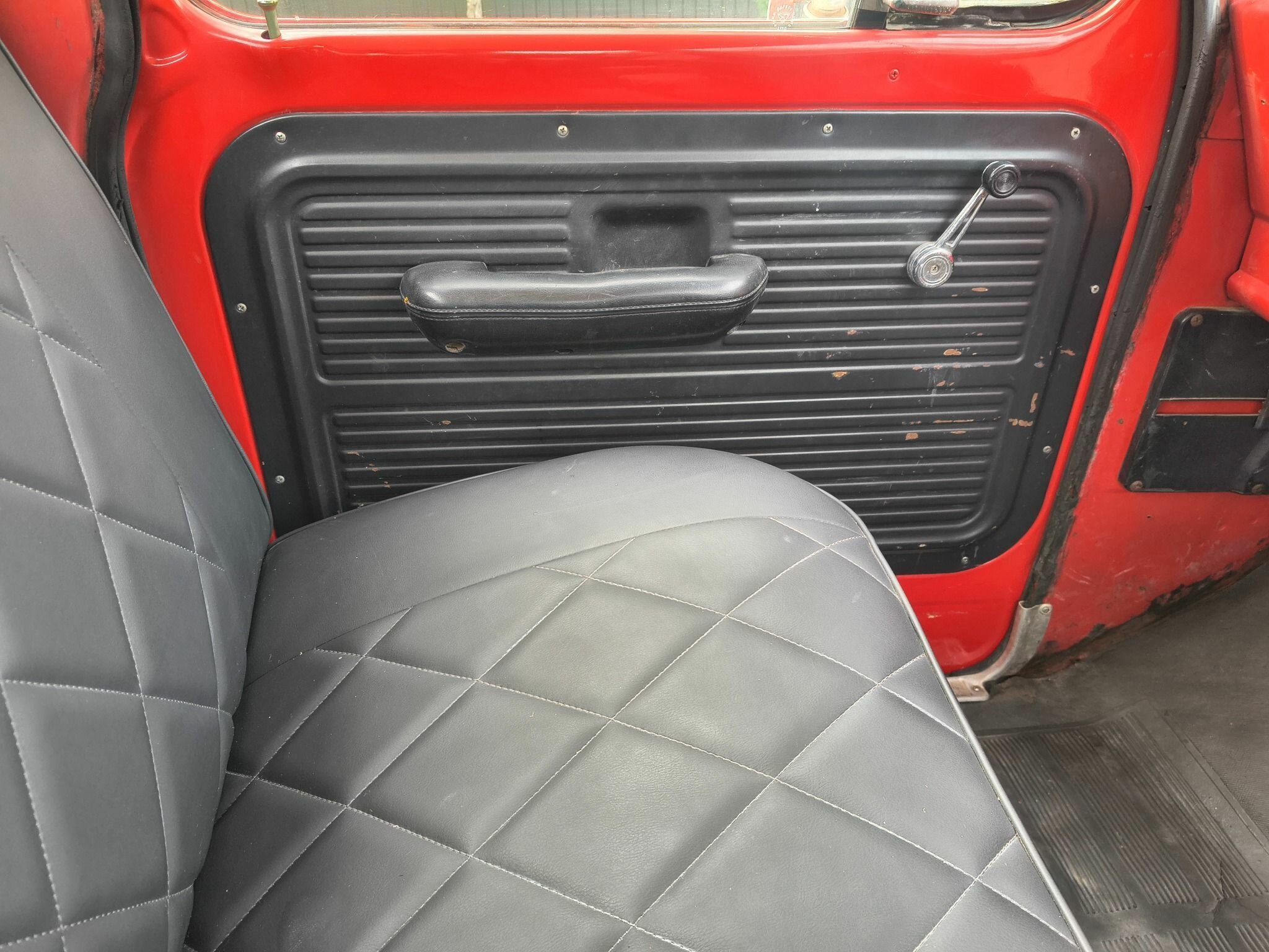 1972 FORD F250 4 SP MANUAL C/CHAS TRAY
