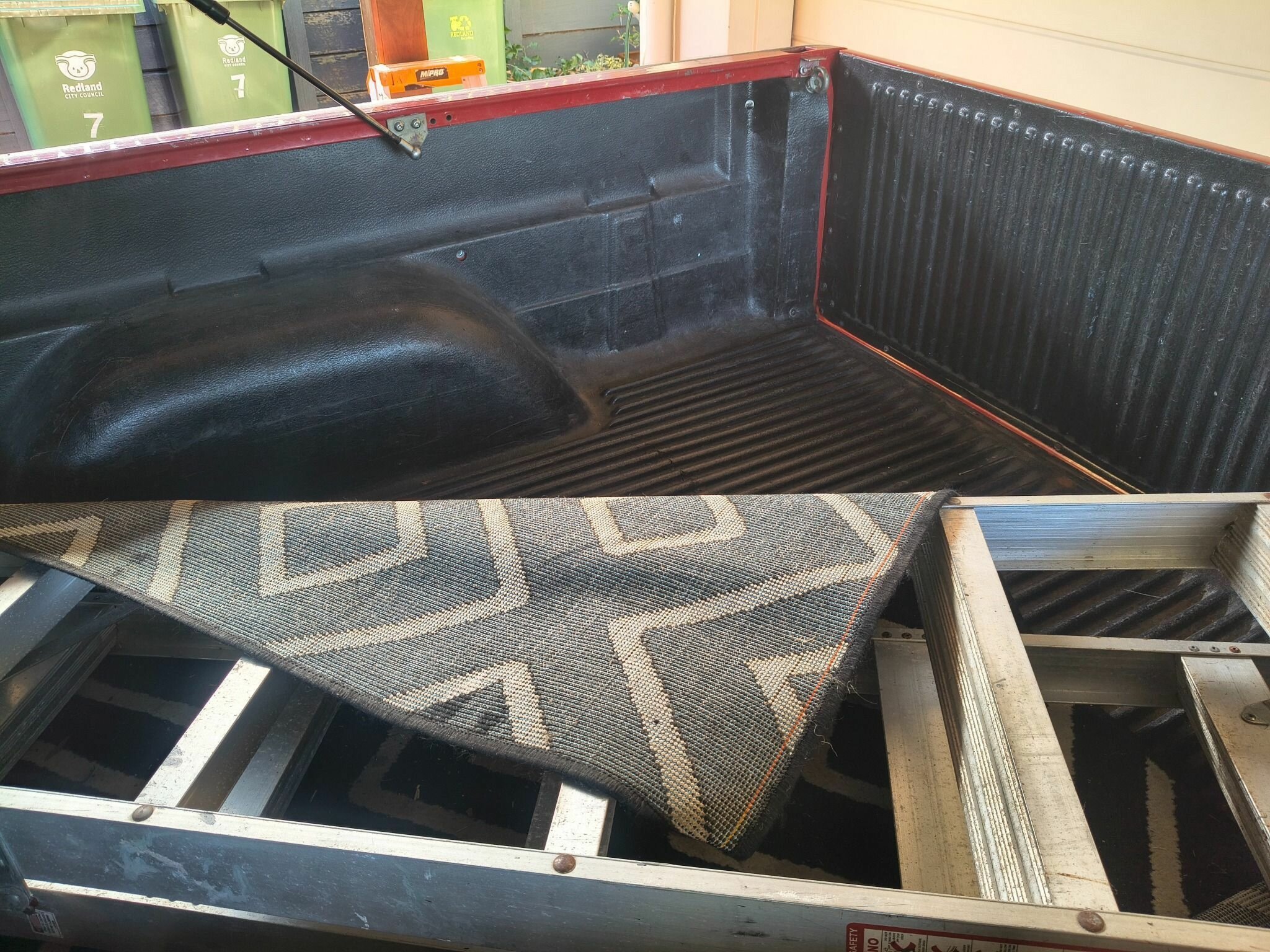 1989 GMC SIERRA C1500 AUTOMATIC 2D SPACE CAB UTILITY