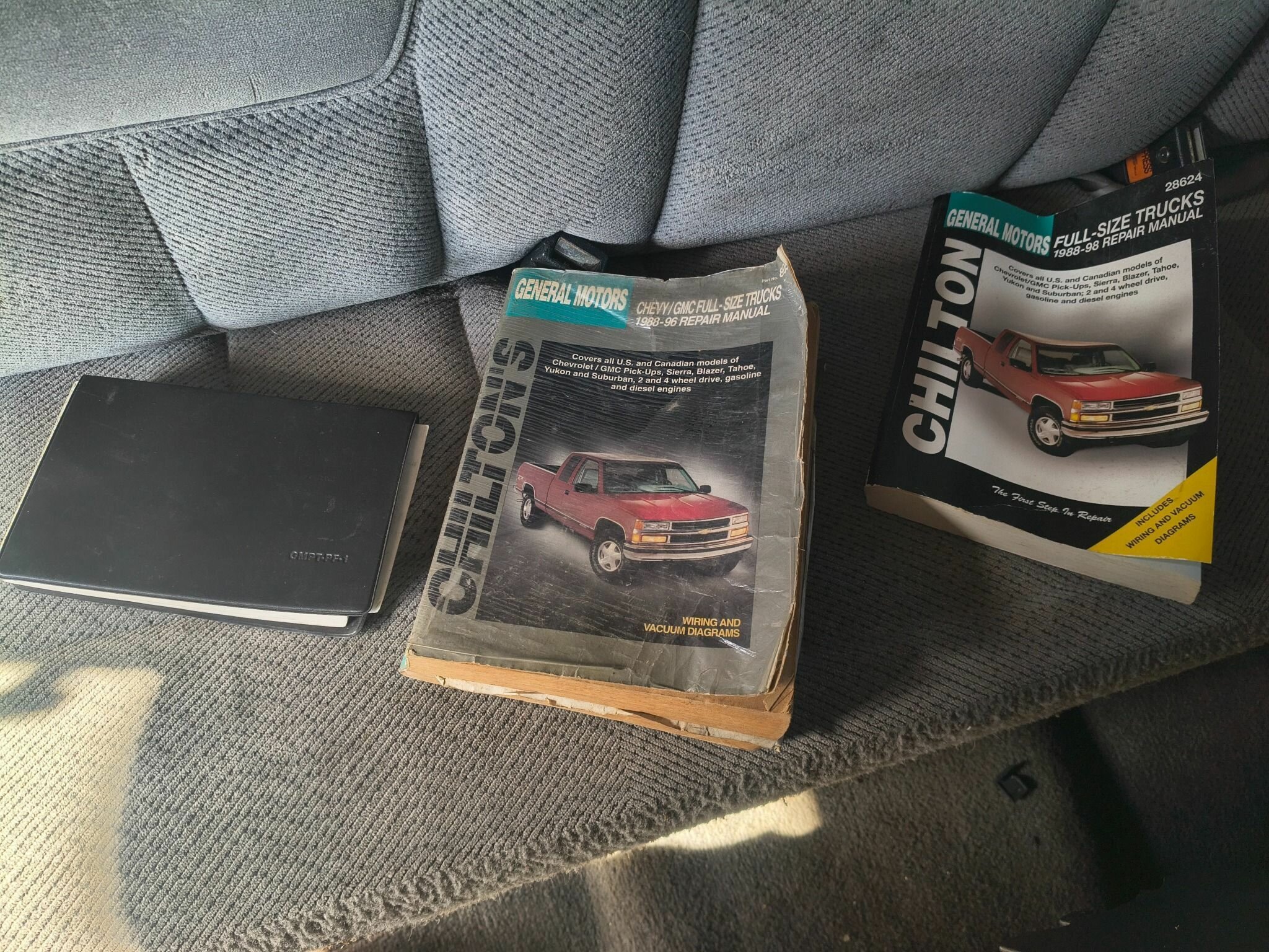 1989 GMC SIERRA C1500 AUTOMATIC 2D SPACE CAB UTILITY
