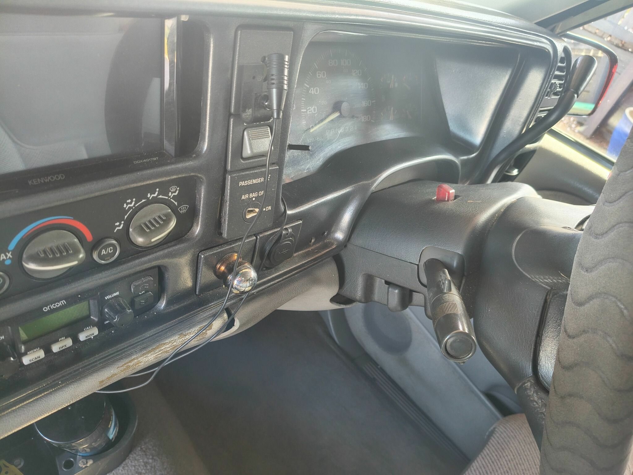 1989 GMC SIERRA C1500 AUTOMATIC 2D SPACE CAB UTILITY