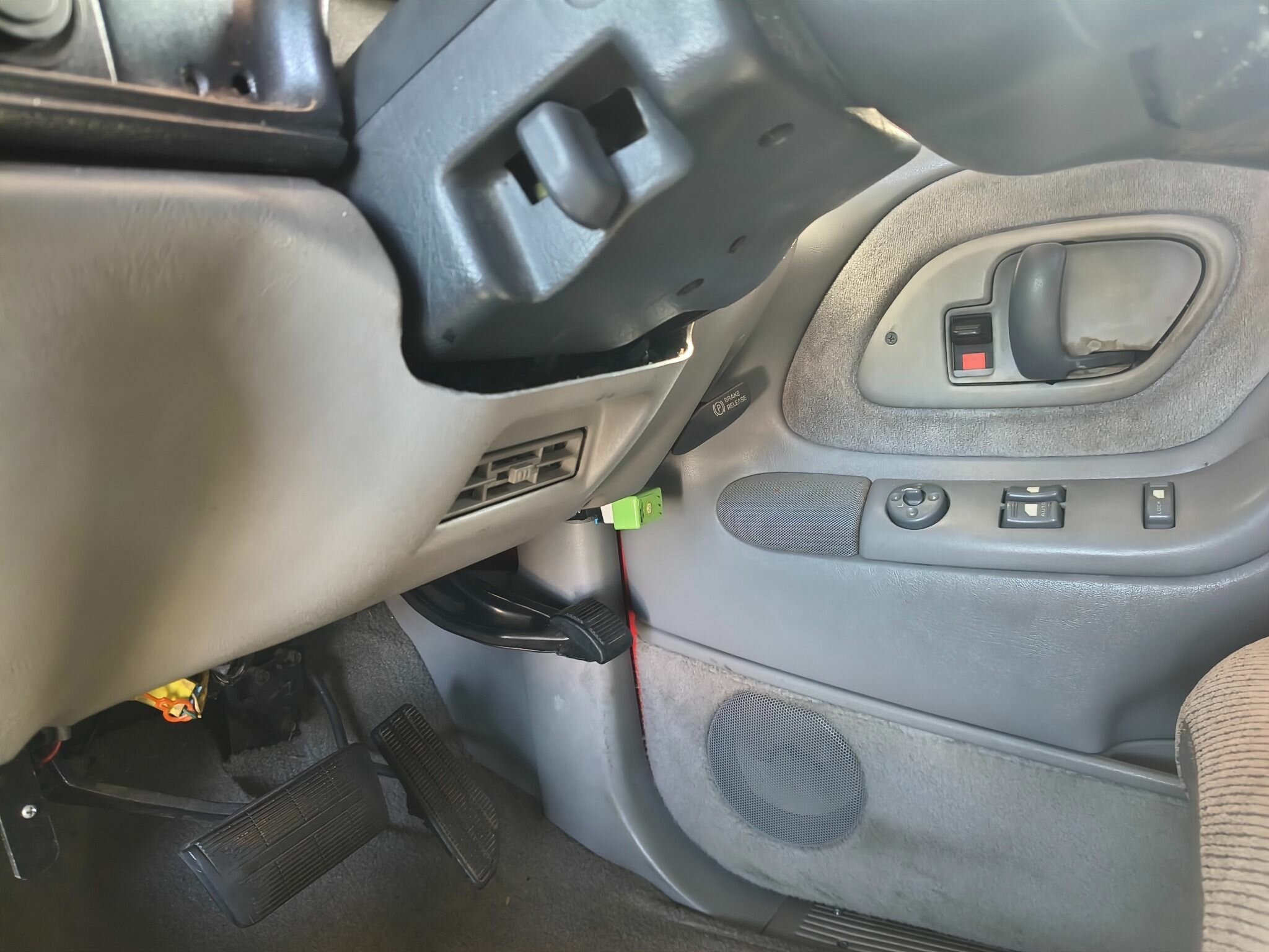 1989 GMC SIERRA C1500 AUTOMATIC 2D SPACE CAB UTILITY
