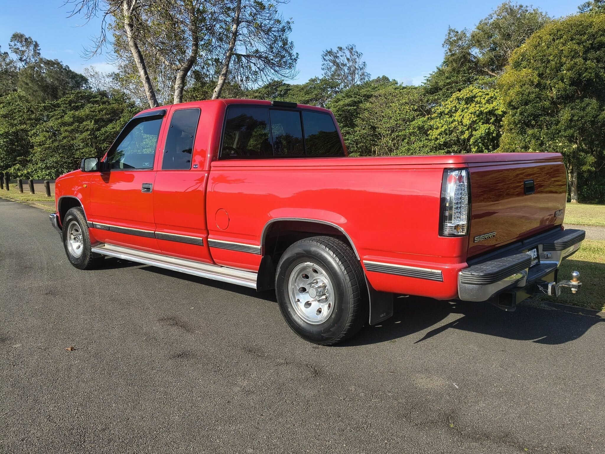 1989 GMC SIERRA C1500 AUTOMATIC 2D SPACE CAB UTILITY