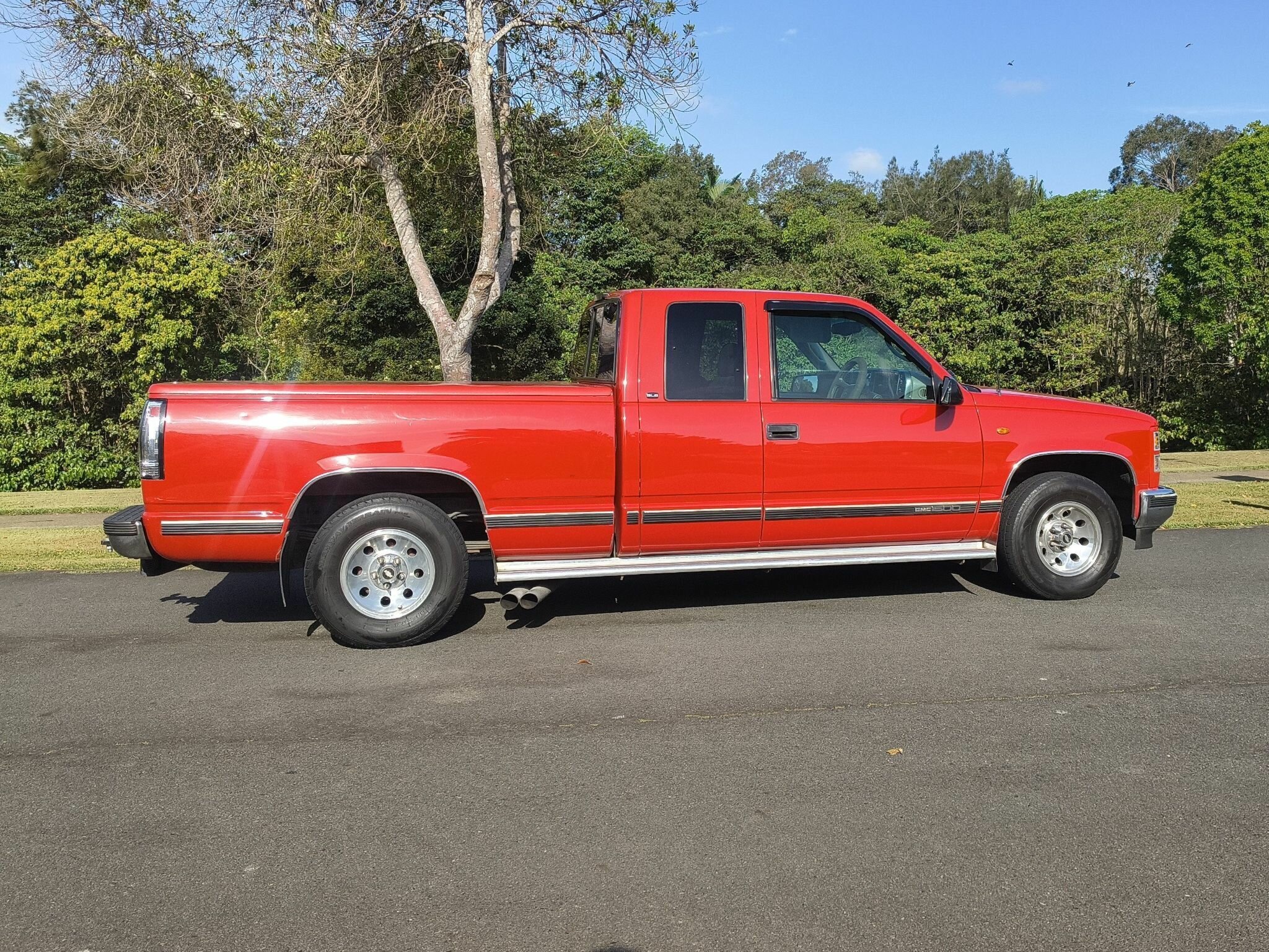 1989 GMC SIERRA C1500 AUTOMATIC 2D SPACE CAB UTILITY