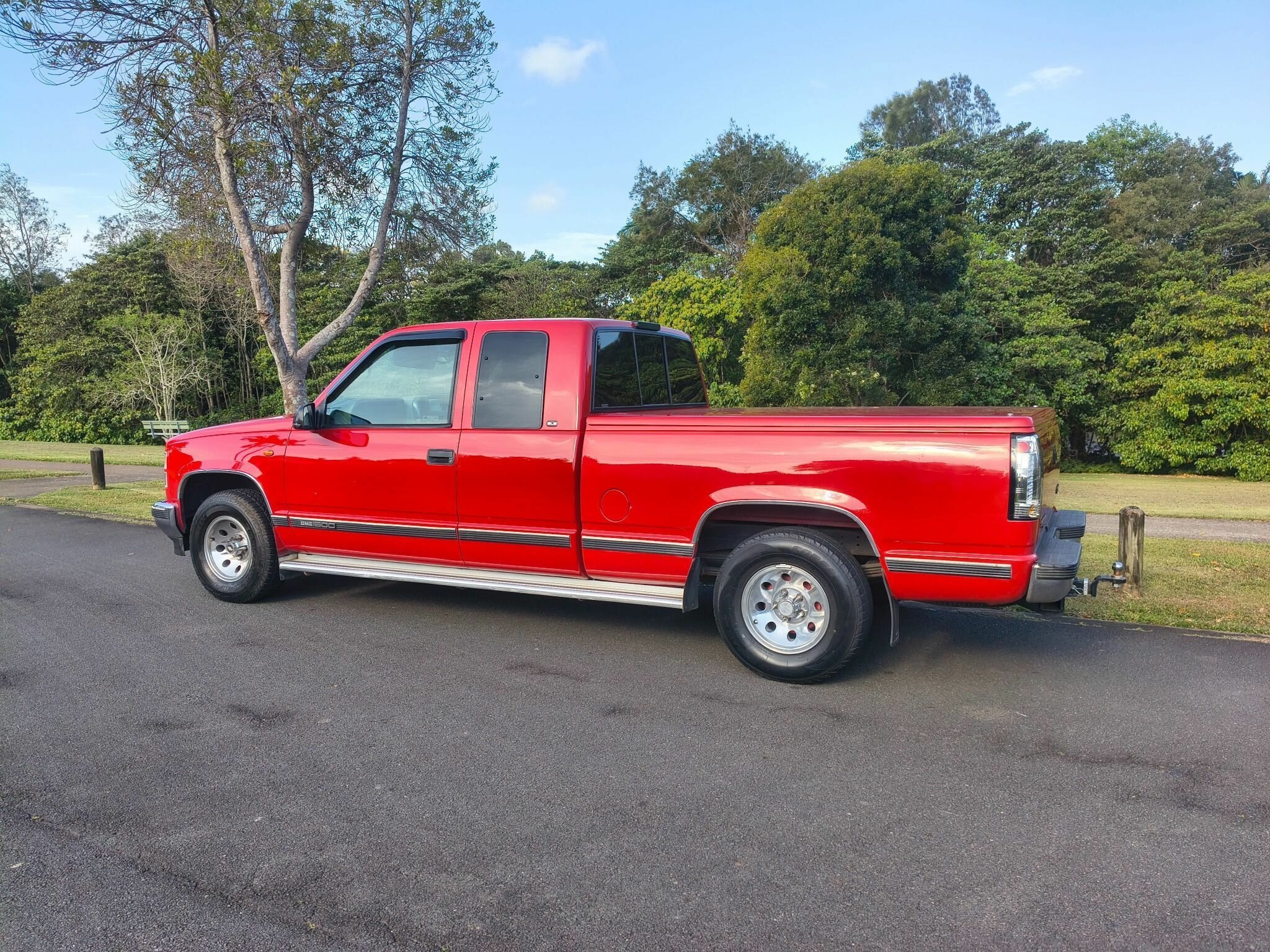 1989 GMC SIERRA C1500 AUTOMATIC 2D SPACE CAB UTILITY