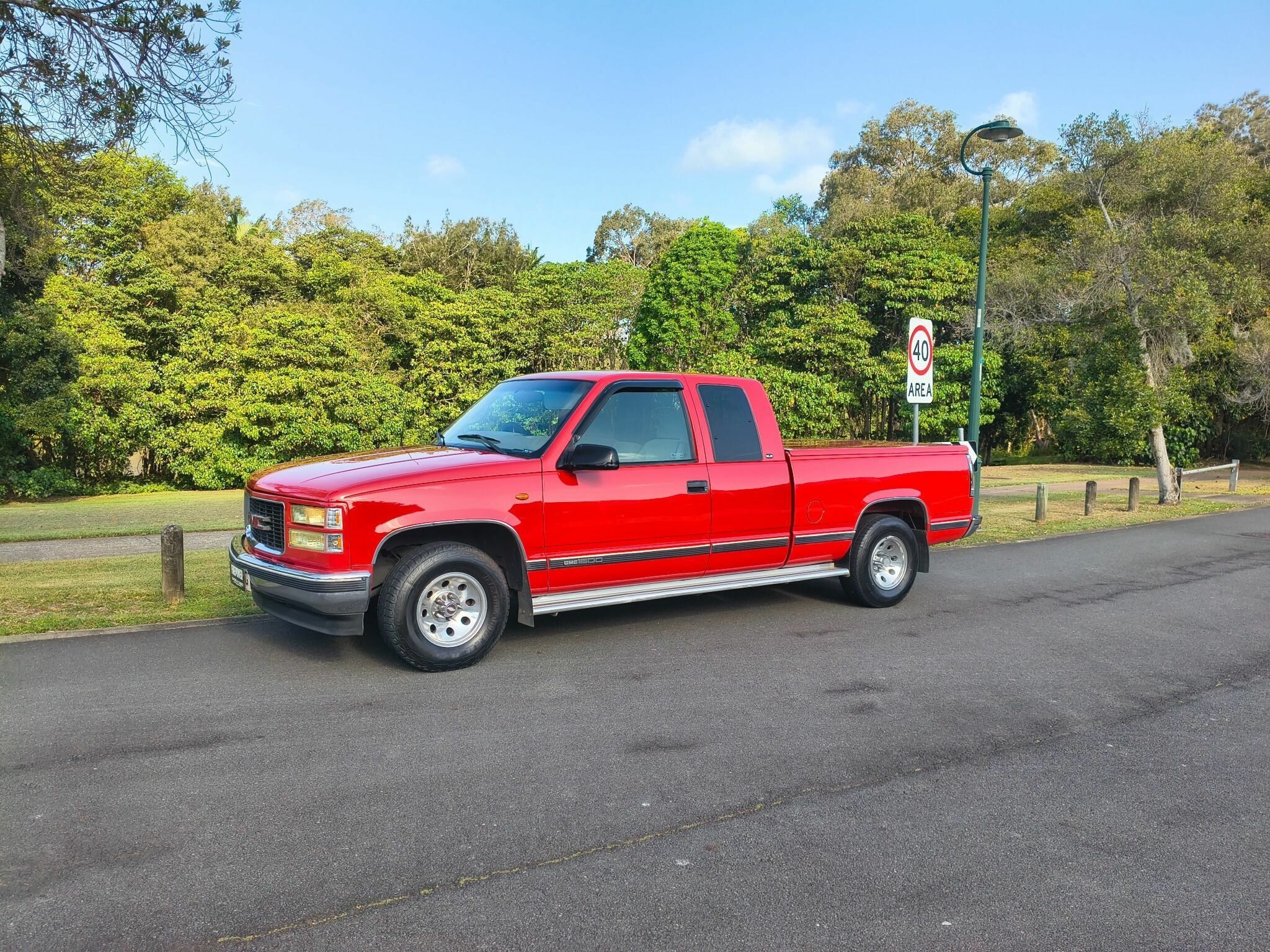 1989 GMC SIERRA C1500 AUTOMATIC 2D SPACE CAB UTILITY