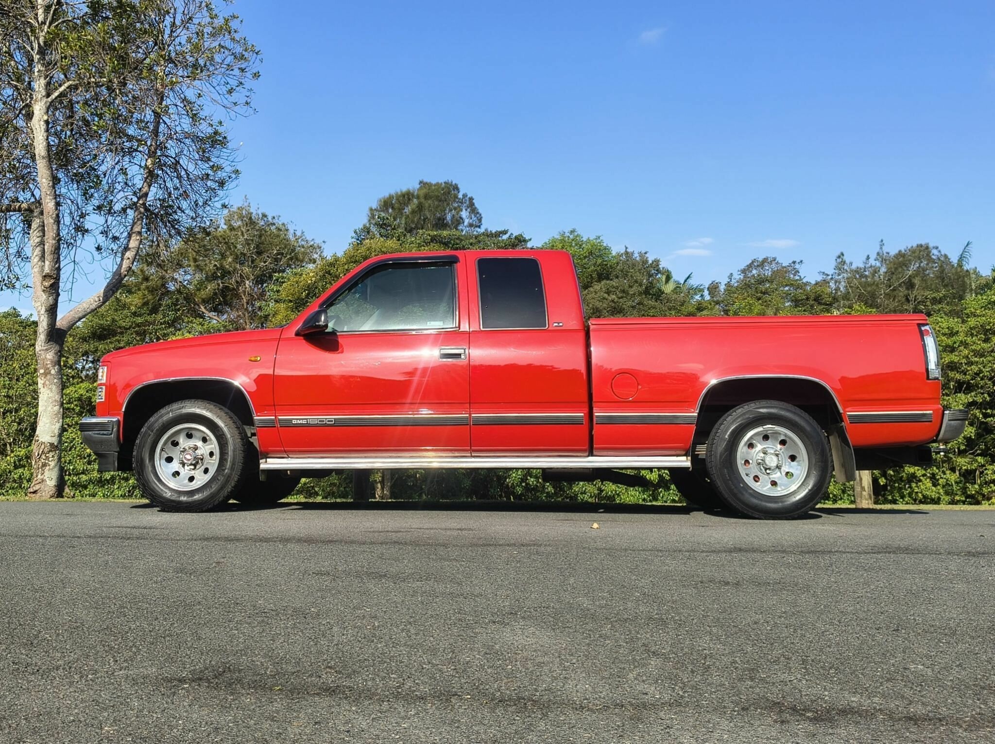 1989 GMC SIERRA C1500 AUTOMATIC 2D SPACE CAB UTILITY