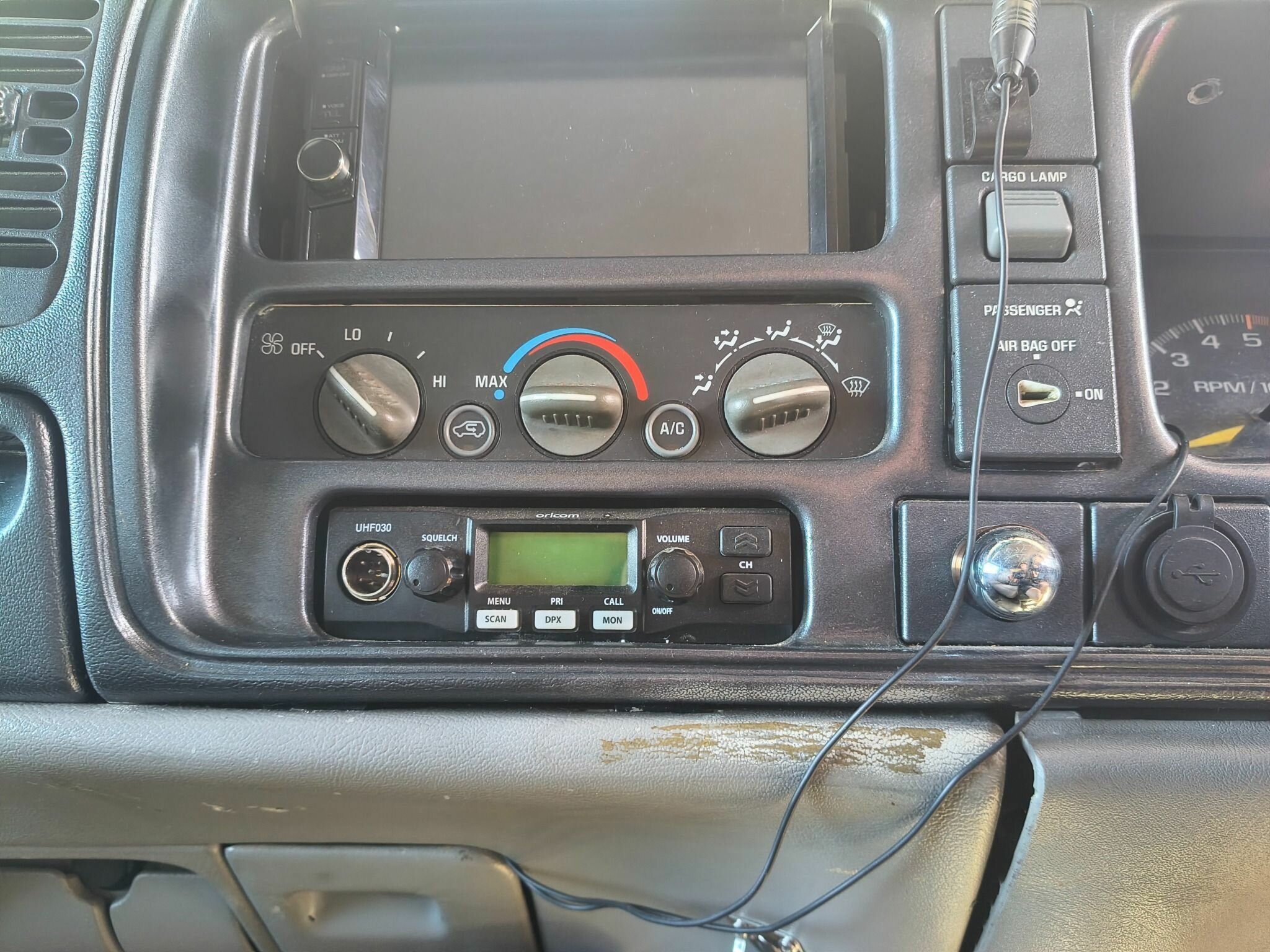 1989 GMC SIERRA C1500 AUTOMATIC 2D SPACE CAB UTILITY