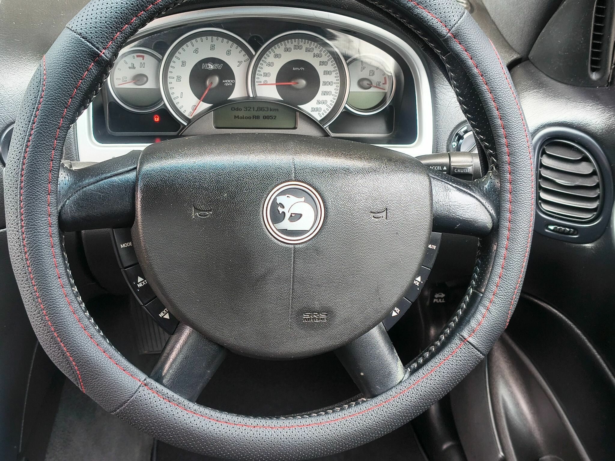 2006 HSV MALOO Z SERIES R8 6 SP MANUAL UTILITY