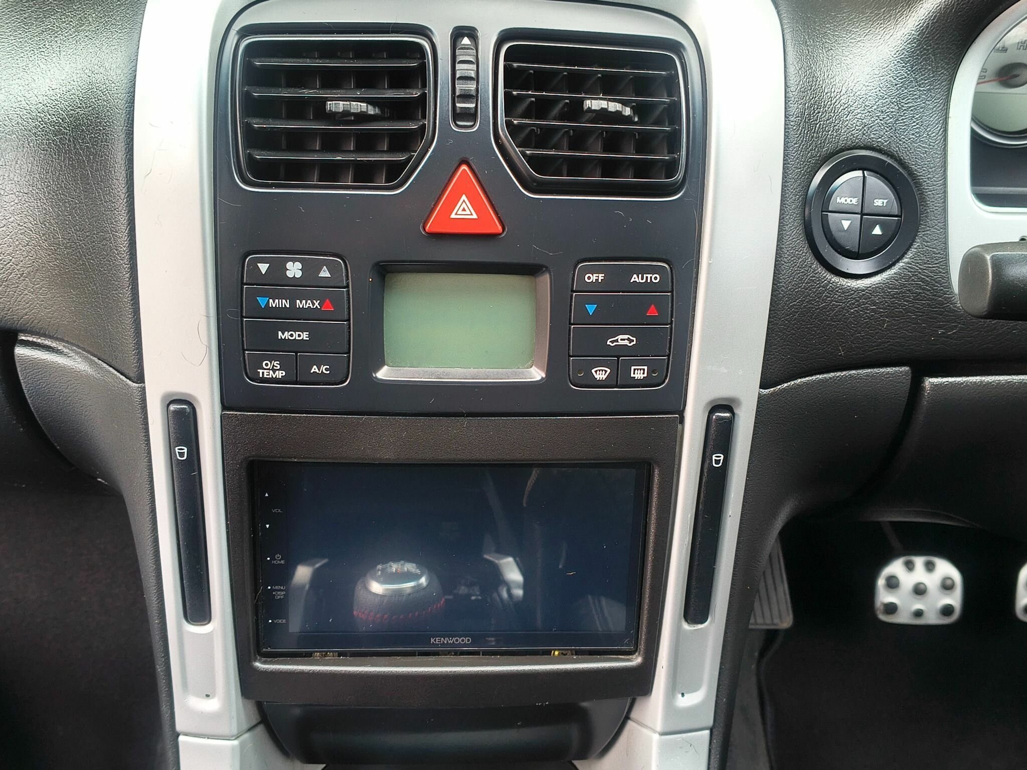2006 HSV MALOO Z SERIES R8 6 SP MANUAL UTILITY
