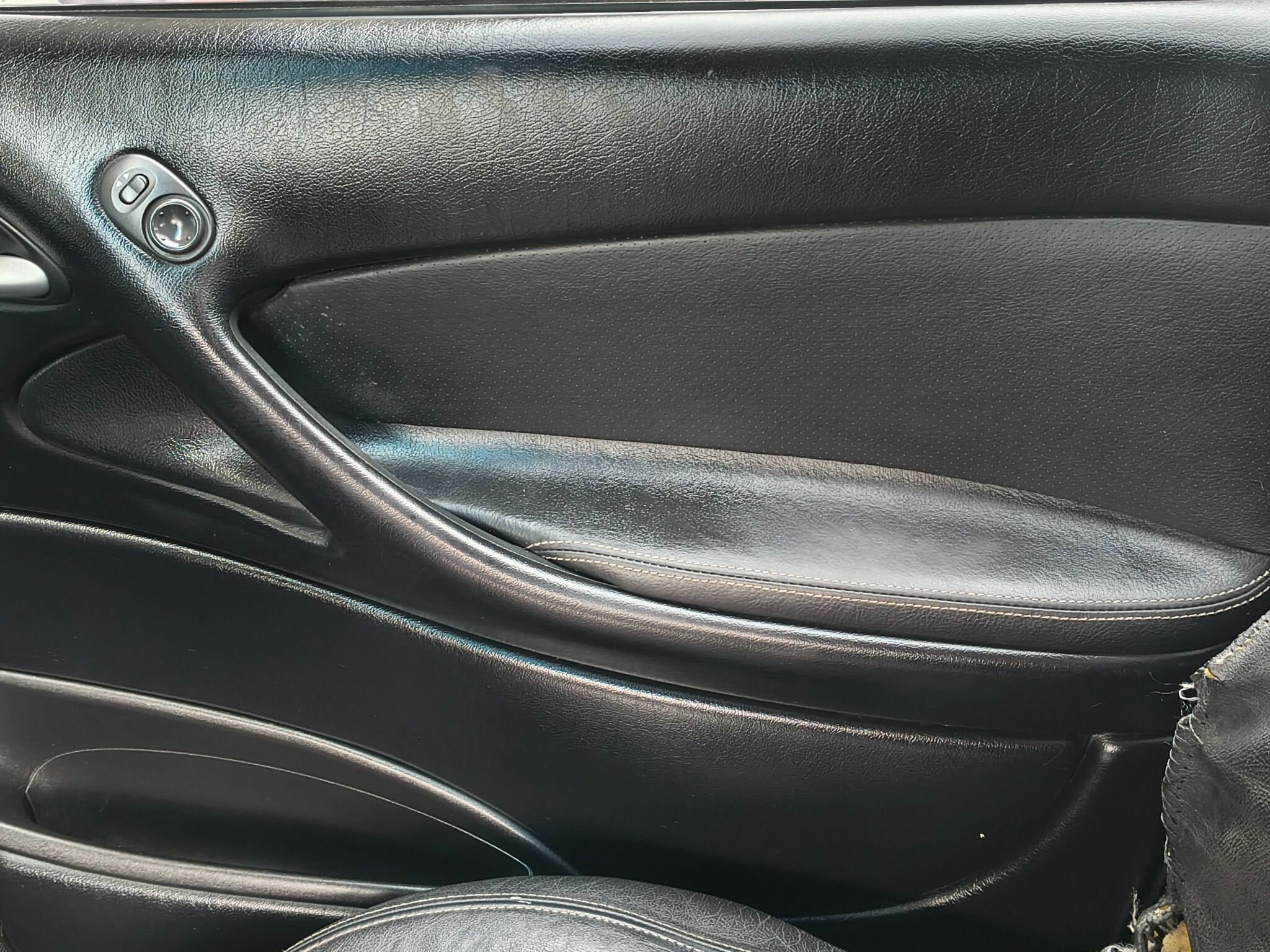 2006 HSV MALOO Z SERIES R8 6 SP MANUAL UTILITY