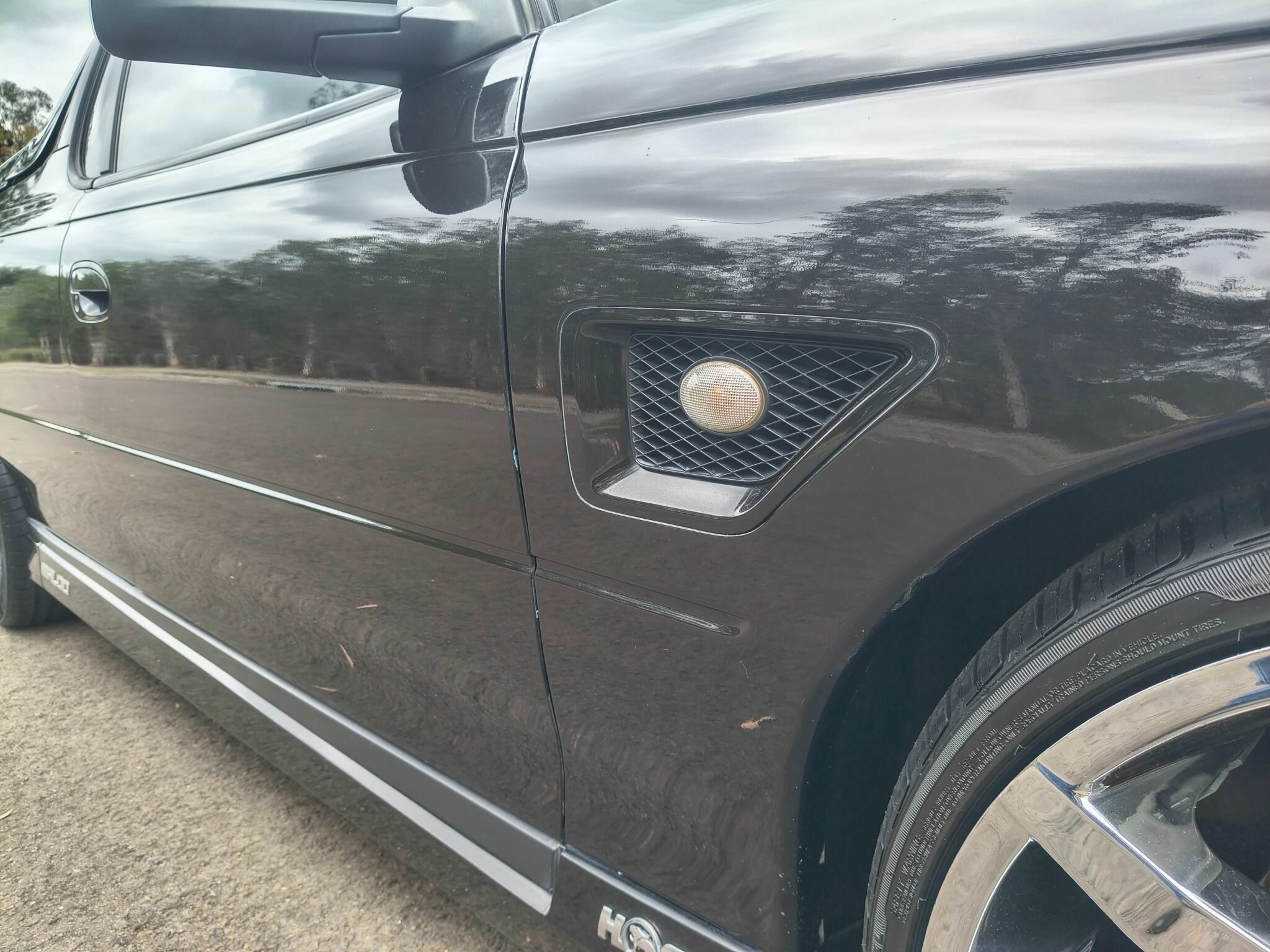 2006 HSV MALOO Z SERIES R8 6 SP MANUAL UTILITY