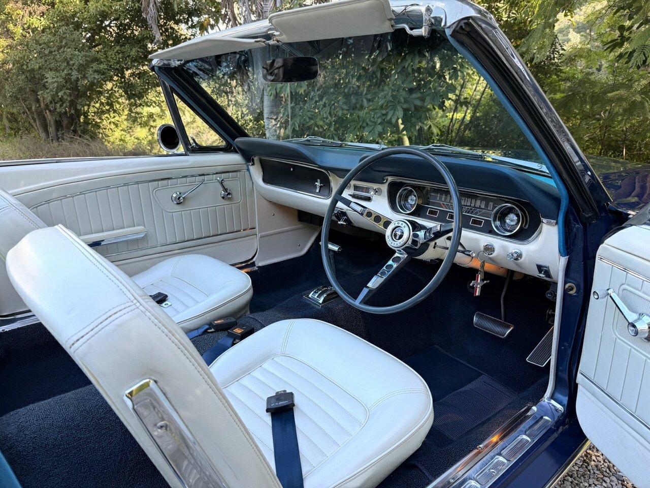 1965 FORD MUSTANG 3 SP AUTOMATIC 2D CONVERTIBLE