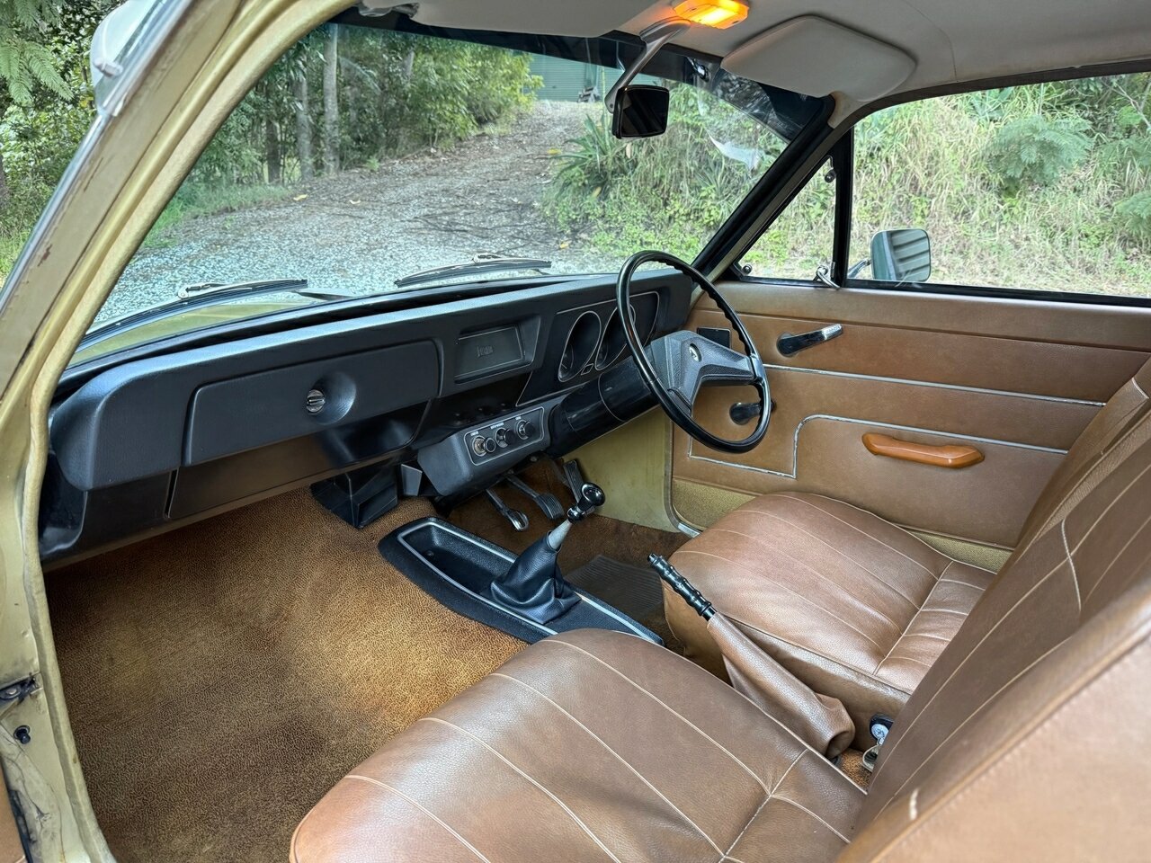1972 HOLDEN TORANA LJ DELUXE 4 SP MANUAL 2D COUPE