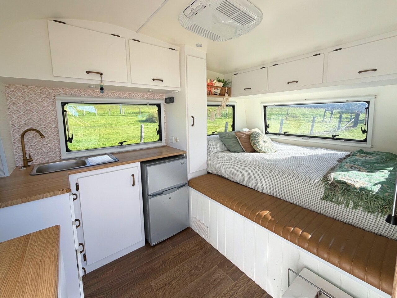 1973 VOLKSWAGEN KOMBI 5 SP MANUAL CAMPER