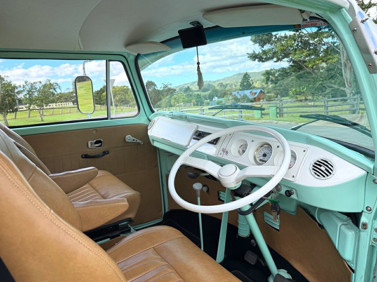 1973 VOLKSWAGEN KOMBI 5 SP MANUAL CAMPER