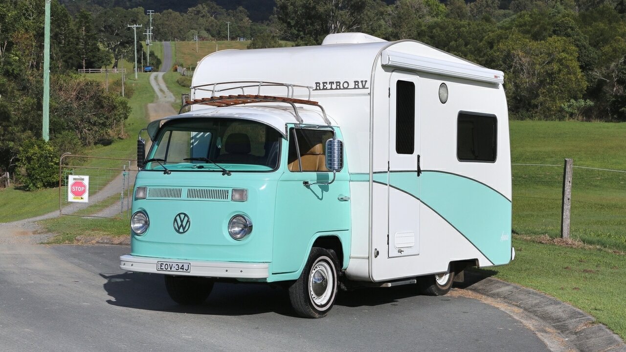 1973 VOLKSWAGEN KOMBI 5 SP MANUAL CAMPER