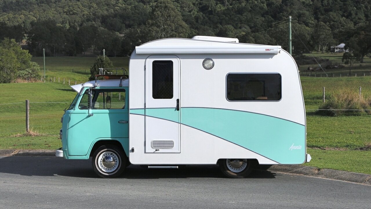 1973 VOLKSWAGEN KOMBI 5 SP MANUAL CAMPER