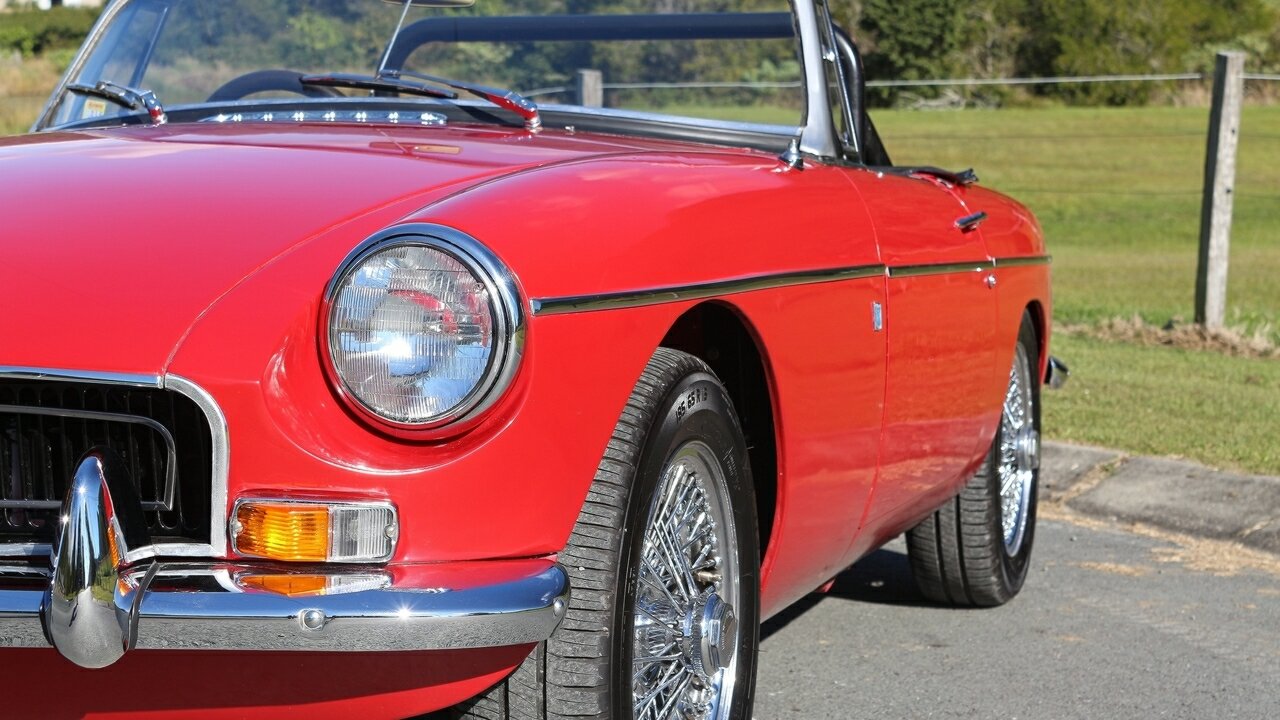 1970 MG MGB 4 SP MAN + OVERDRIVE 2D ROADSTER