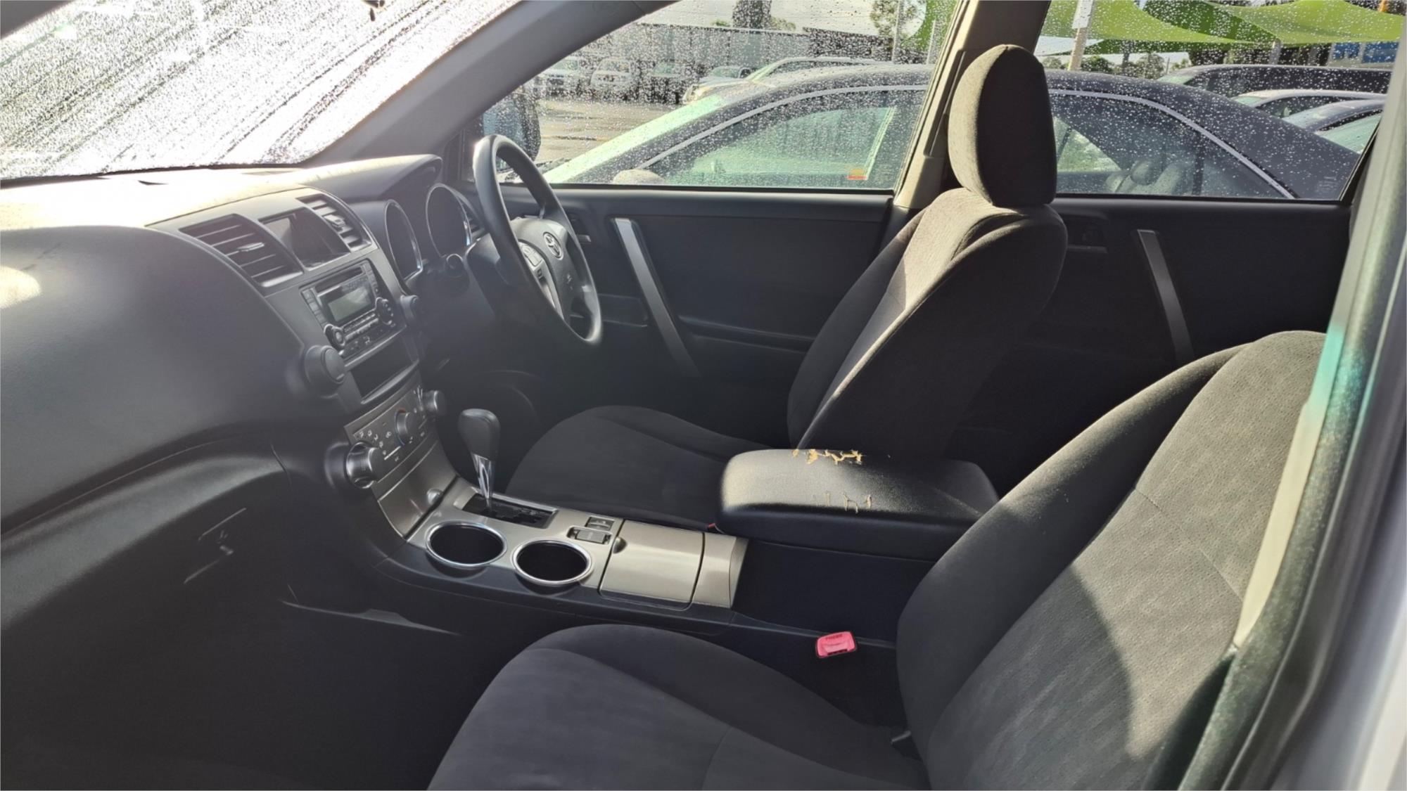2012 TOYOTA KLUGER GSU45R MY11 UPGRADE KX-R (4x4) 5 SEAT 5 SP AUTOMATIC 4D WAGON