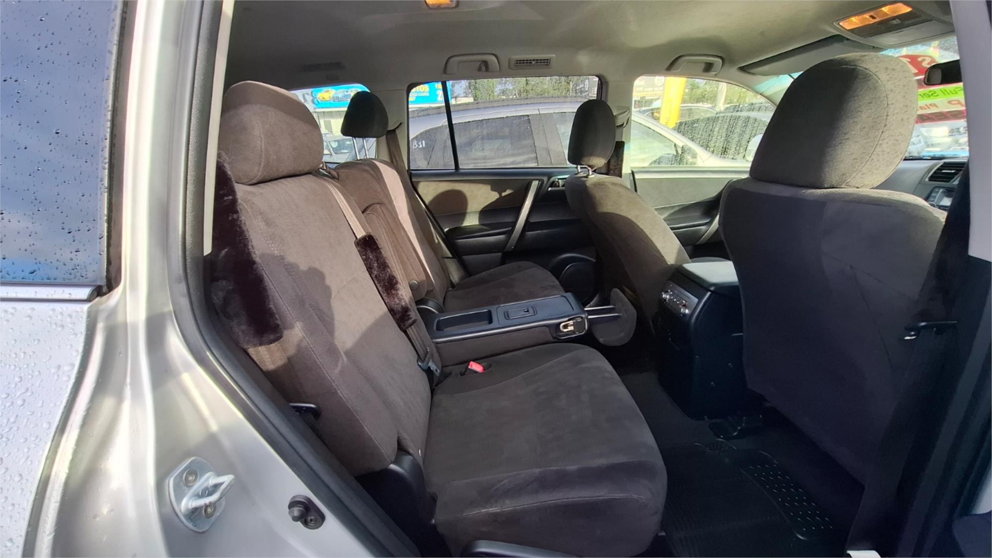 2012 TOYOTA KLUGER GSU45R MY11 UPGRADE KX-R (4x4) 5 SEAT 5 SP AUTOMATIC 4D WAGON