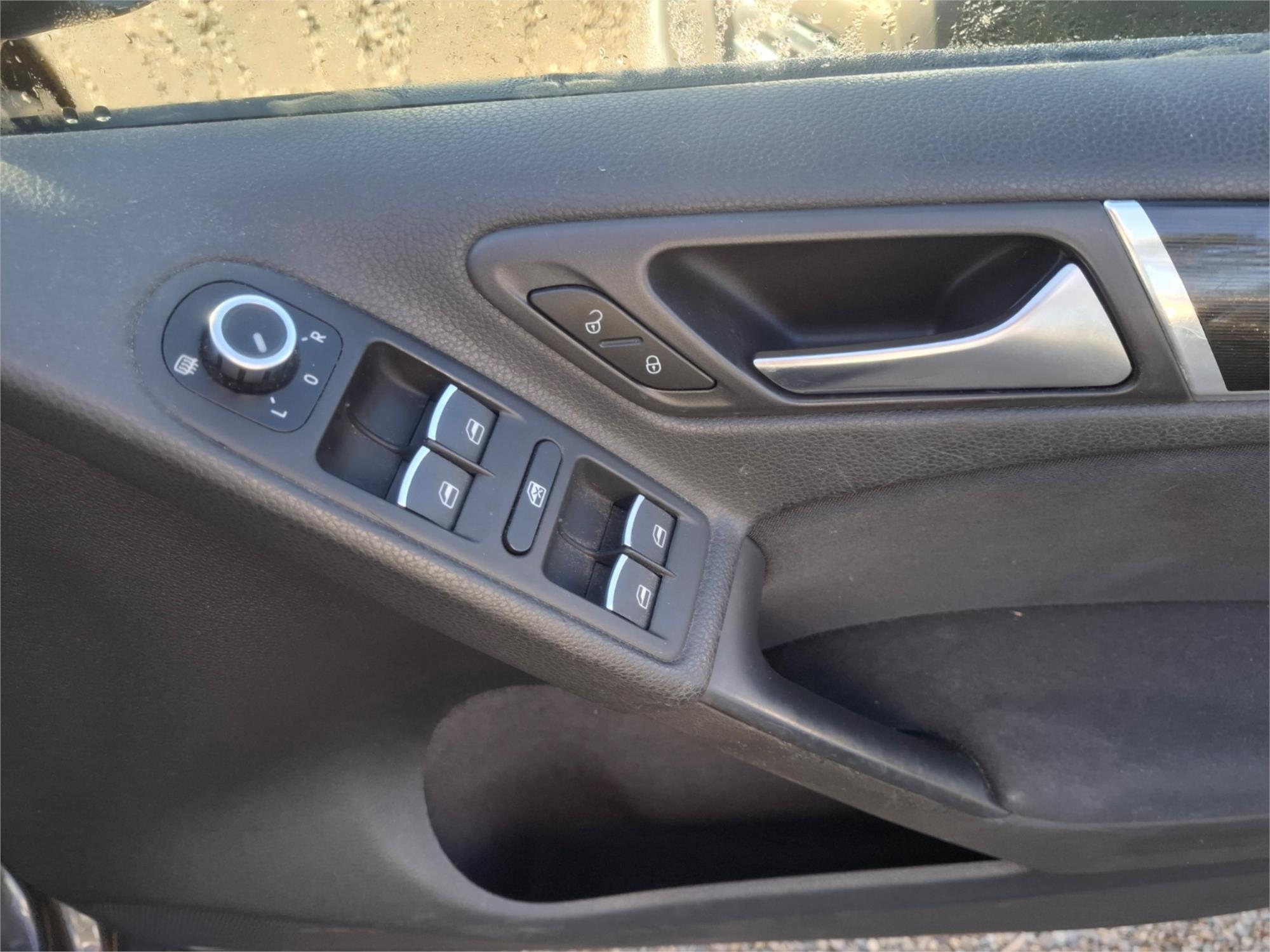 2010 VOLKSWAGEN GOLF 1K MY10 GTI 6 SP MANUAL 5D HATCHBACK