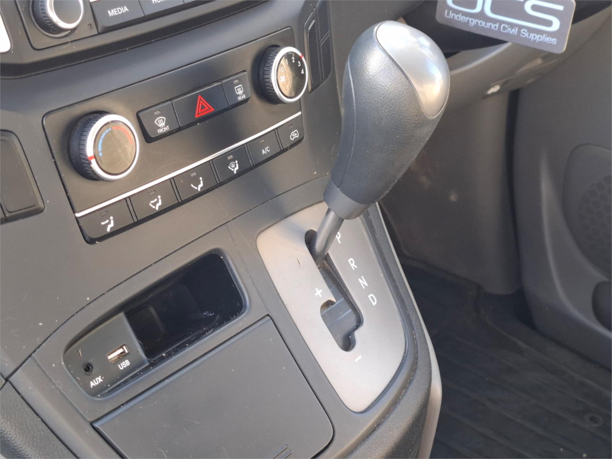 2019 HYUNDAI iLOAD TQ4 MY19 3S LIFTBACK 5 SP AUTOMATIC 4D VAN