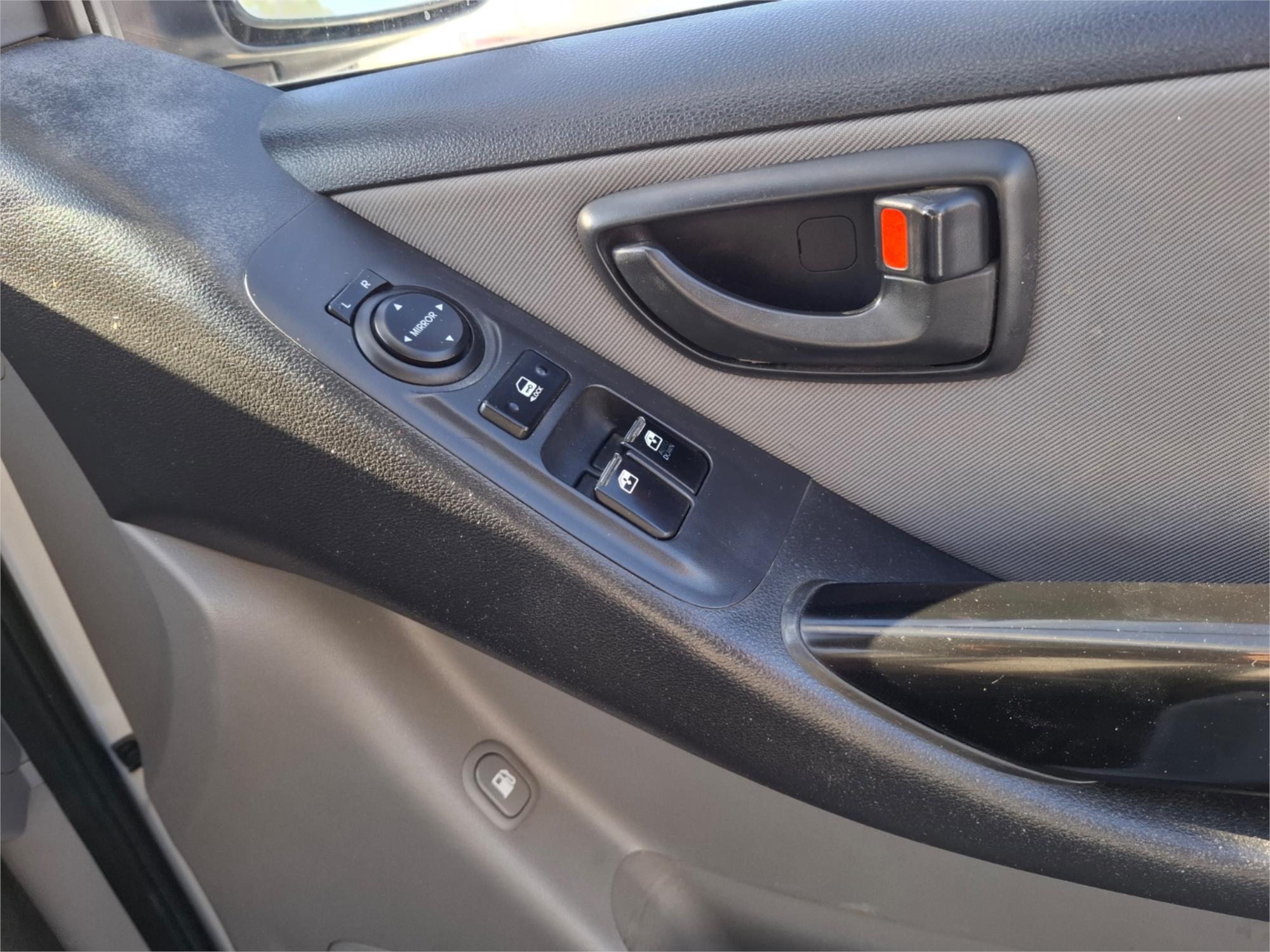 2019 HYUNDAI iLOAD TQ4 MY19 3S LIFTBACK 5 SP AUTOMATIC 4D VAN